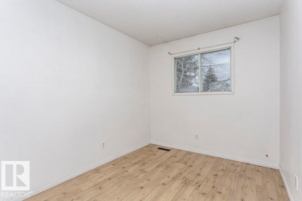 3518 42A Avenue, Edmonton, AB - Indoor Photo Showing Other Room