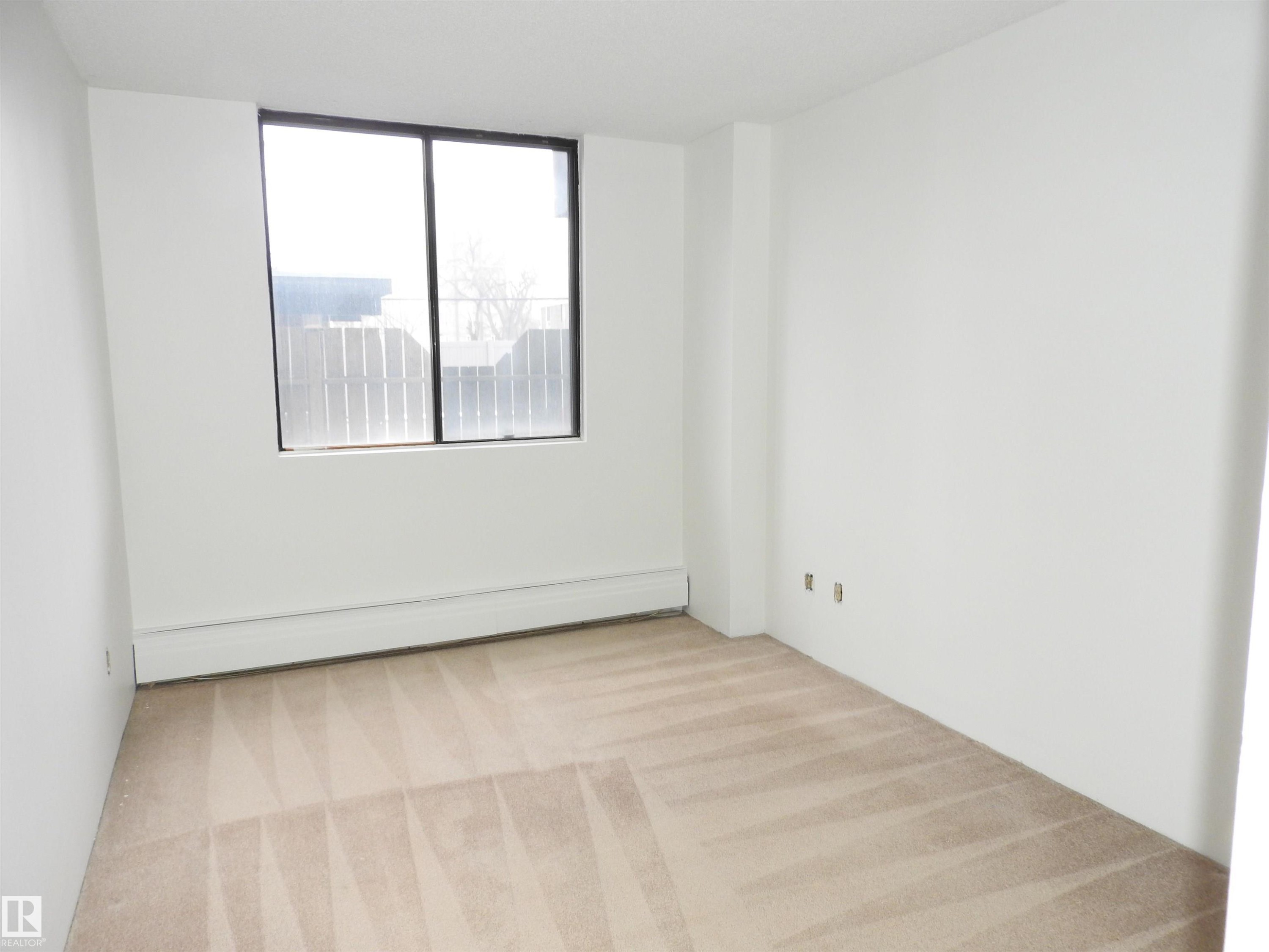 105 10160 115 Street, Edmonton, AB - Indoor Photo Showing Other Room