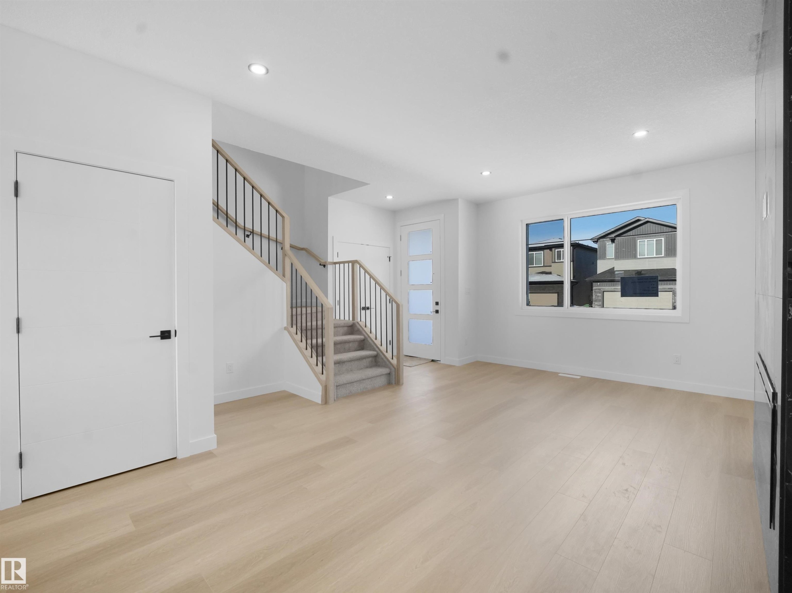 334 Roberts Wynd, Leduc, AB - Indoor Photo Showing Living Room