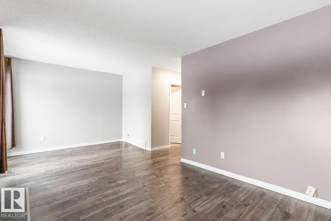 5346 38A Avenue, Edmonton, AB - Indoor Photo Showing Other Room