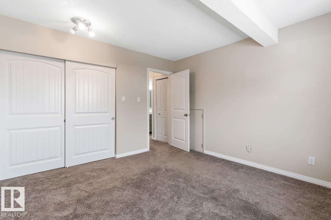 5346 38A Avenue, Edmonton, AB - Indoor Photo Showing Other Room