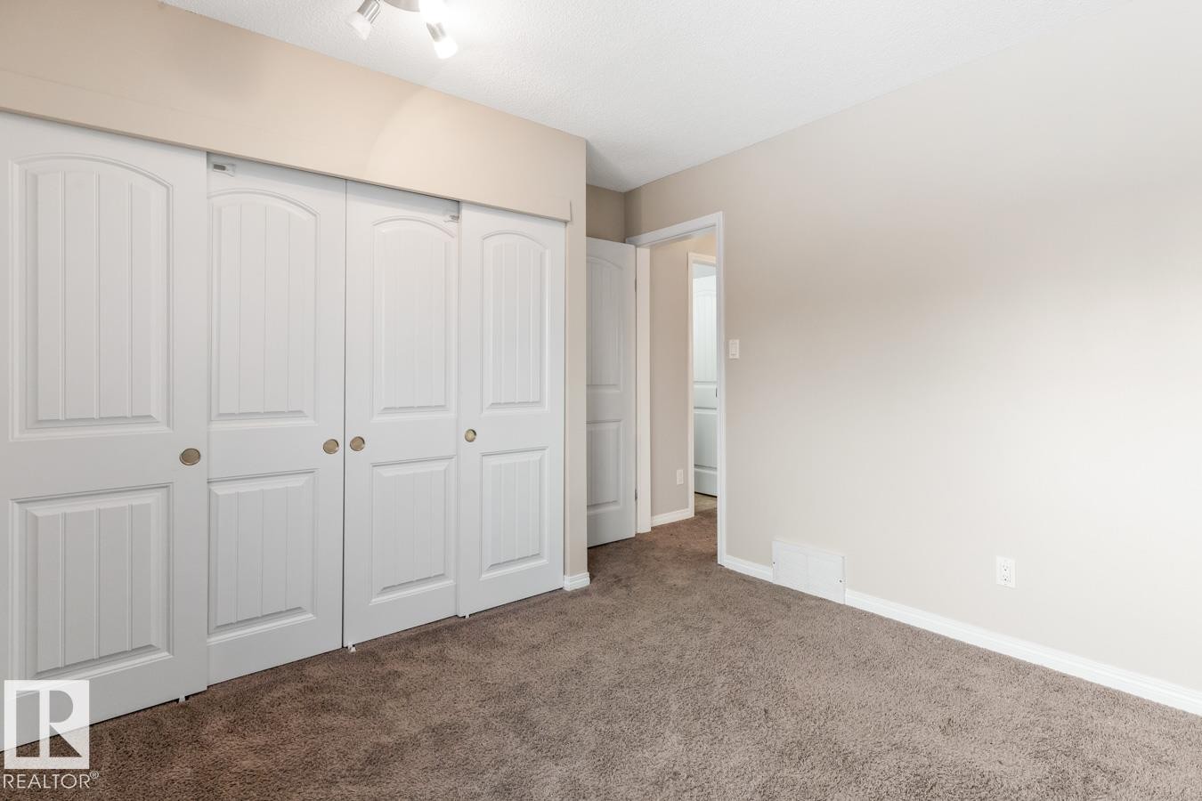 5346 38A Avenue, Edmonton, AB - Indoor