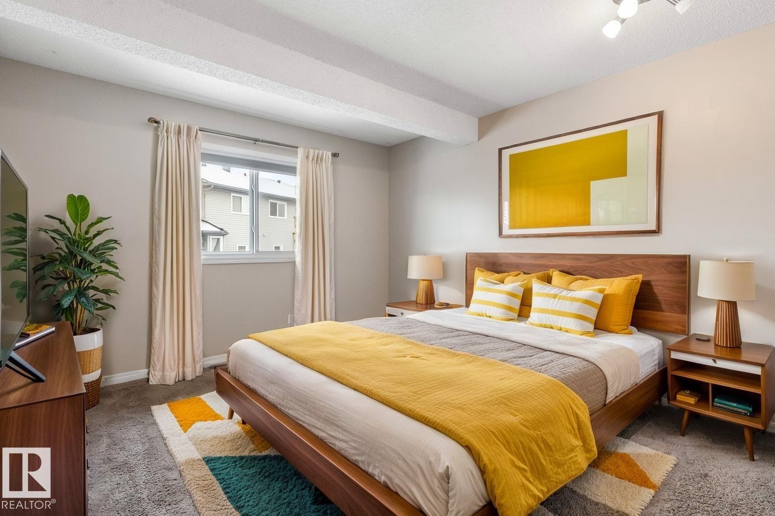 5346 38A Avenue, Edmonton, AB - Indoor Photo Showing Bedroom