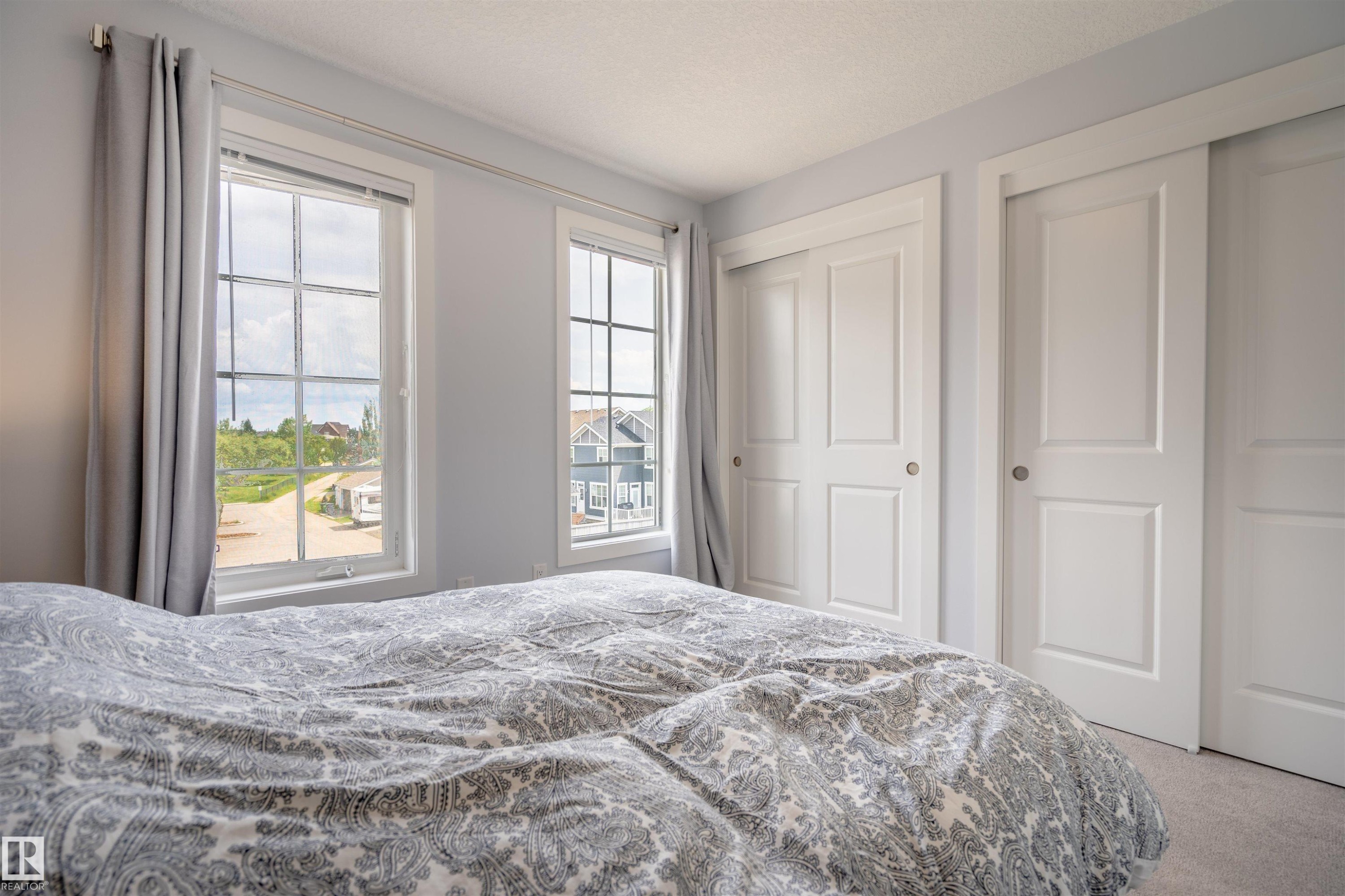 1085 Gault Boulevard, Edmonton, AB - Indoor Photo Showing Bedroom