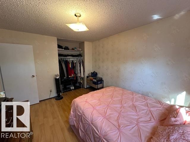 #167 Harrison Drive, Edmonton, AB - Indoor Photo Showing Bedroom
