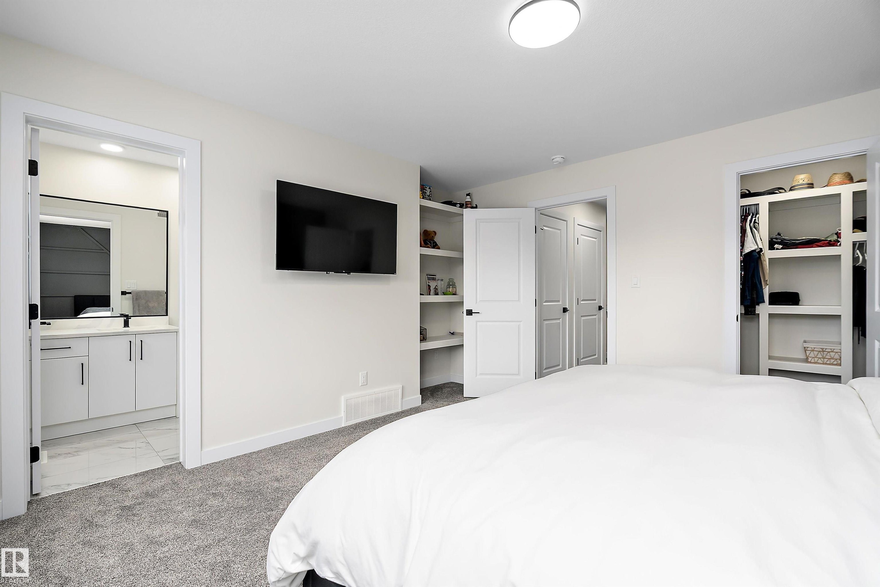 40 Chambery Crescent, St. Albert, AB - Indoor Photo Showing Bedroom