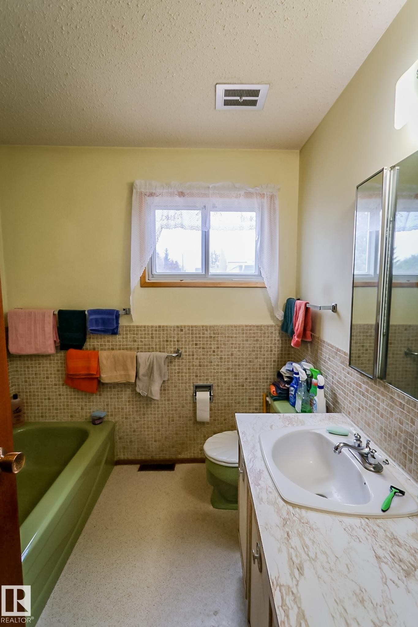 5013 44 Avenue, Smoky Lake Town, AB - Indoor Photo Showing Bathroom