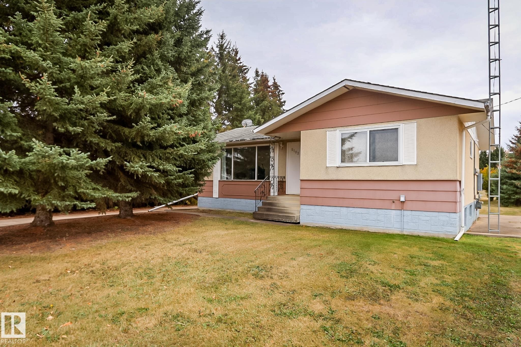 5013 44 Avenue, Smoky Lake Town, AB - Outdoor
