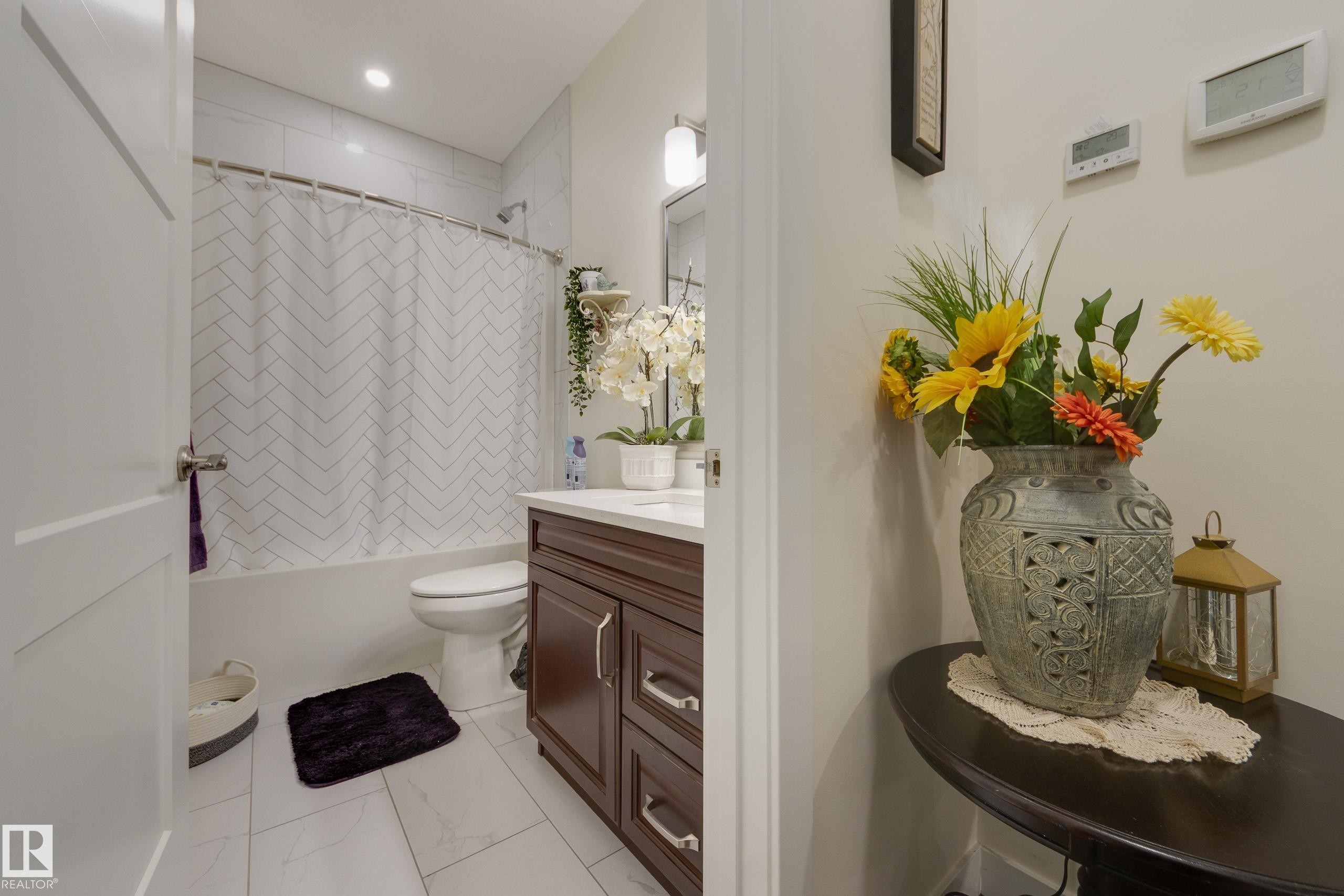 64 Maple Crescent, Gibbons, AB - Indoor Photo Showing Bathroom