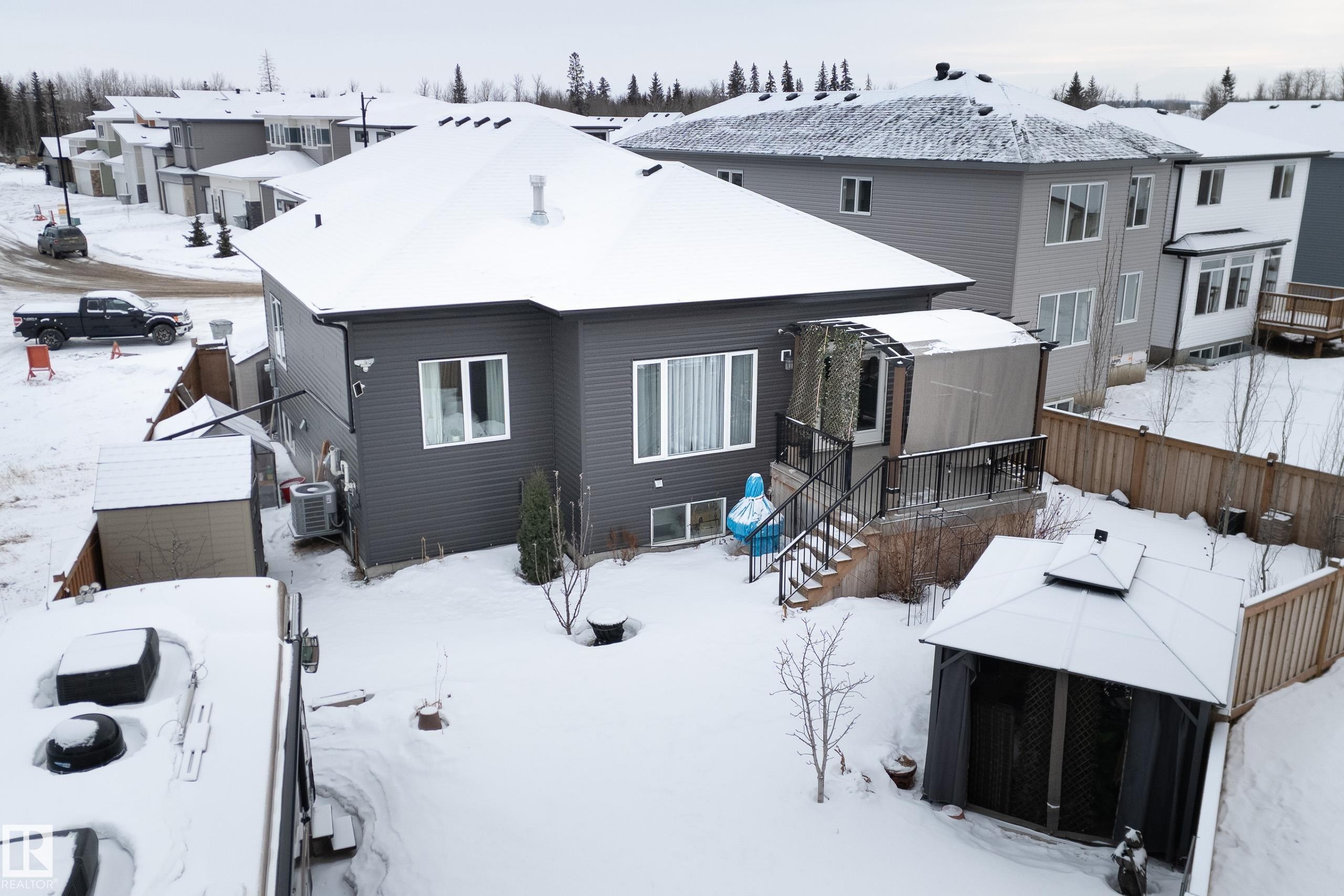 64 Maple Crescent, Gibbons, AB - Outdoor