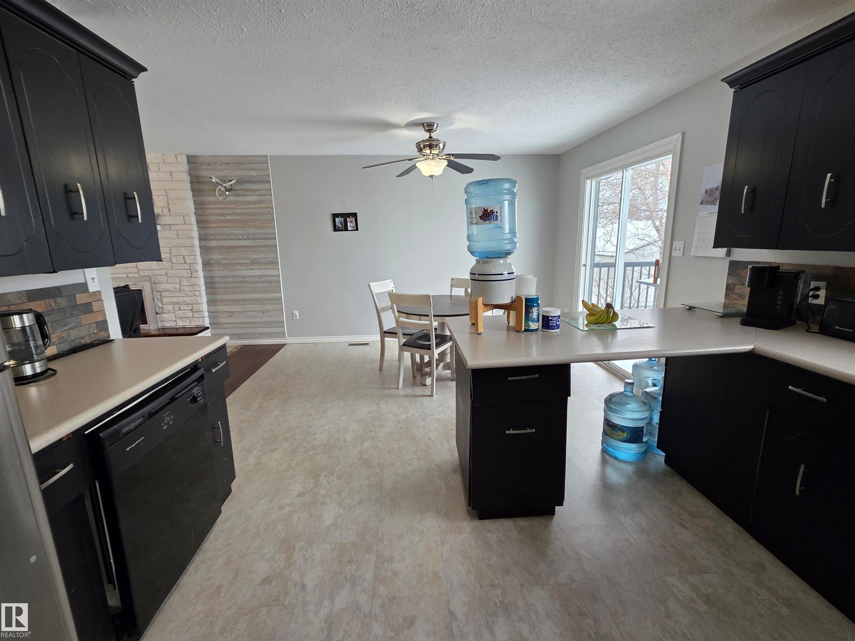 5614 52 Avenue, St. Paul Town, AB - Indoor Photo Showing Kitchen