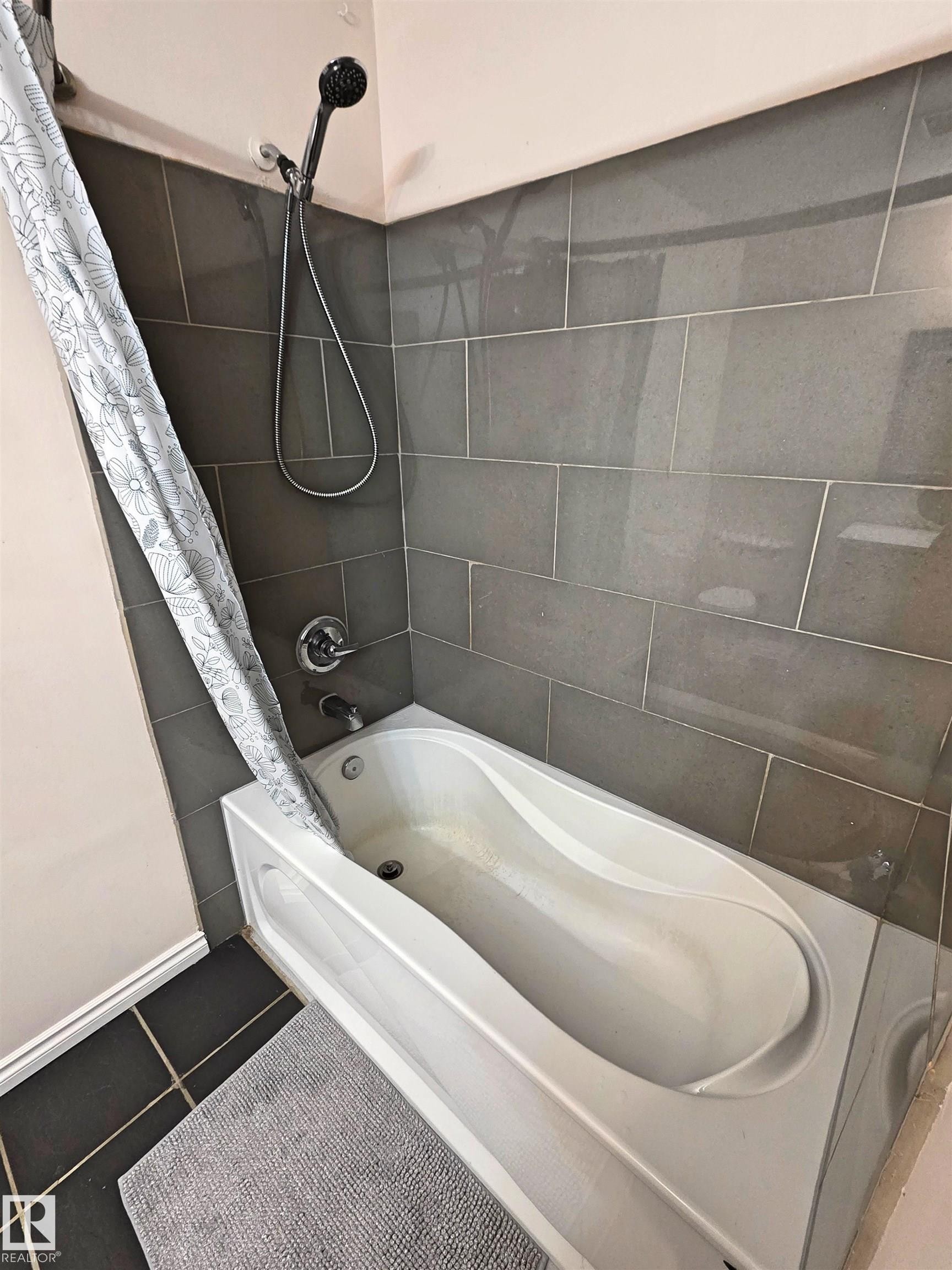 5614 52 Avenue, St. Paul Town, AB - Indoor Photo Showing Bathroom