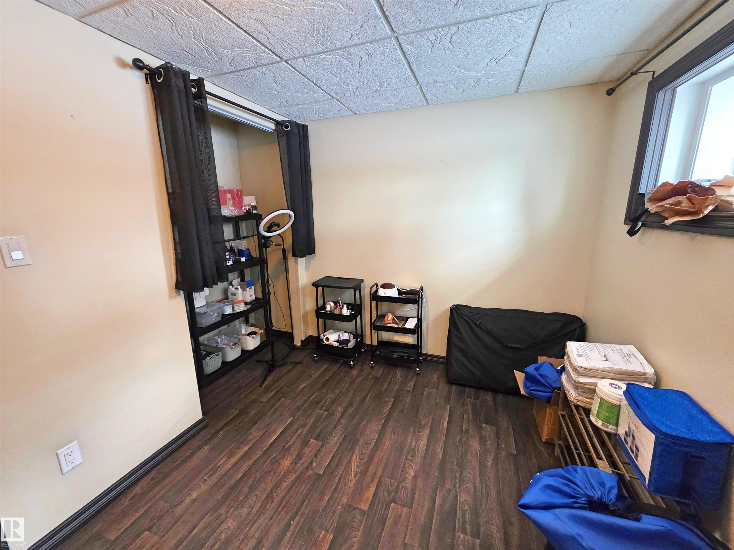 5614 52 Avenue, St. Paul Town, AB - Indoor