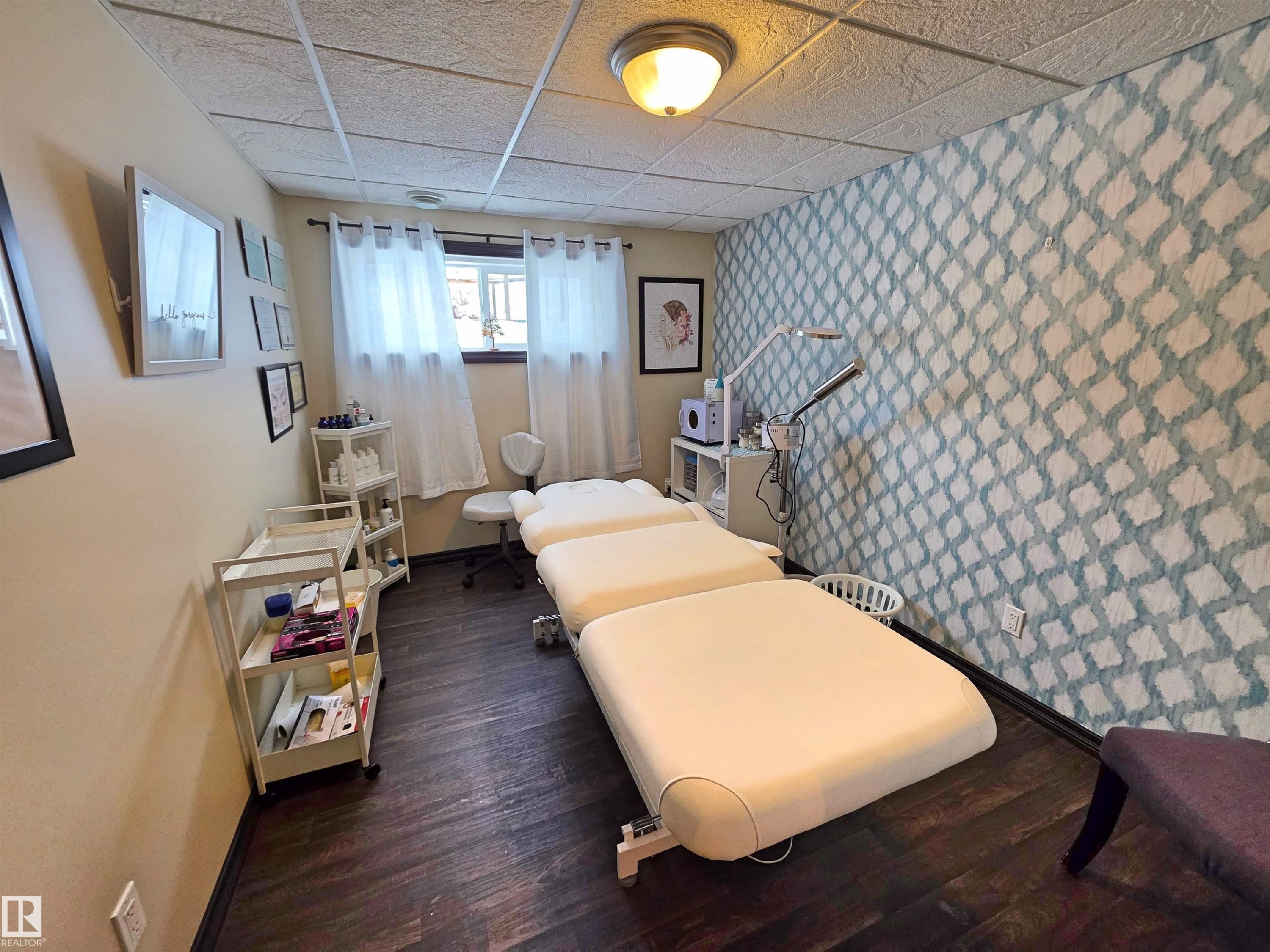 5614 52 Avenue, St. Paul Town, AB - Indoor