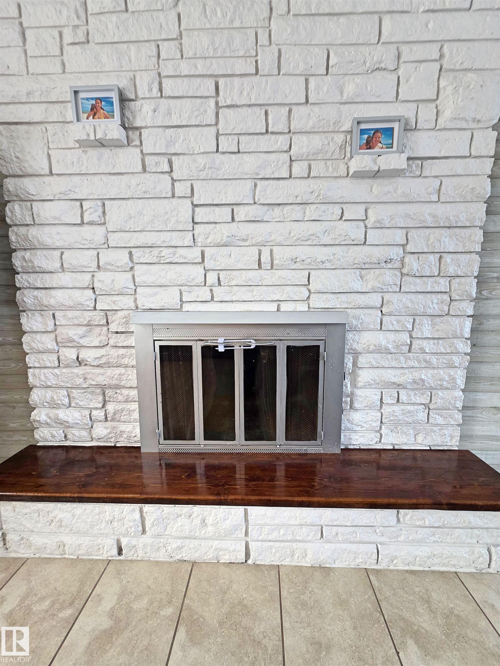 5614 52 Avenue, St. Paul Town, AB - Indoor Photo Showing Other Room