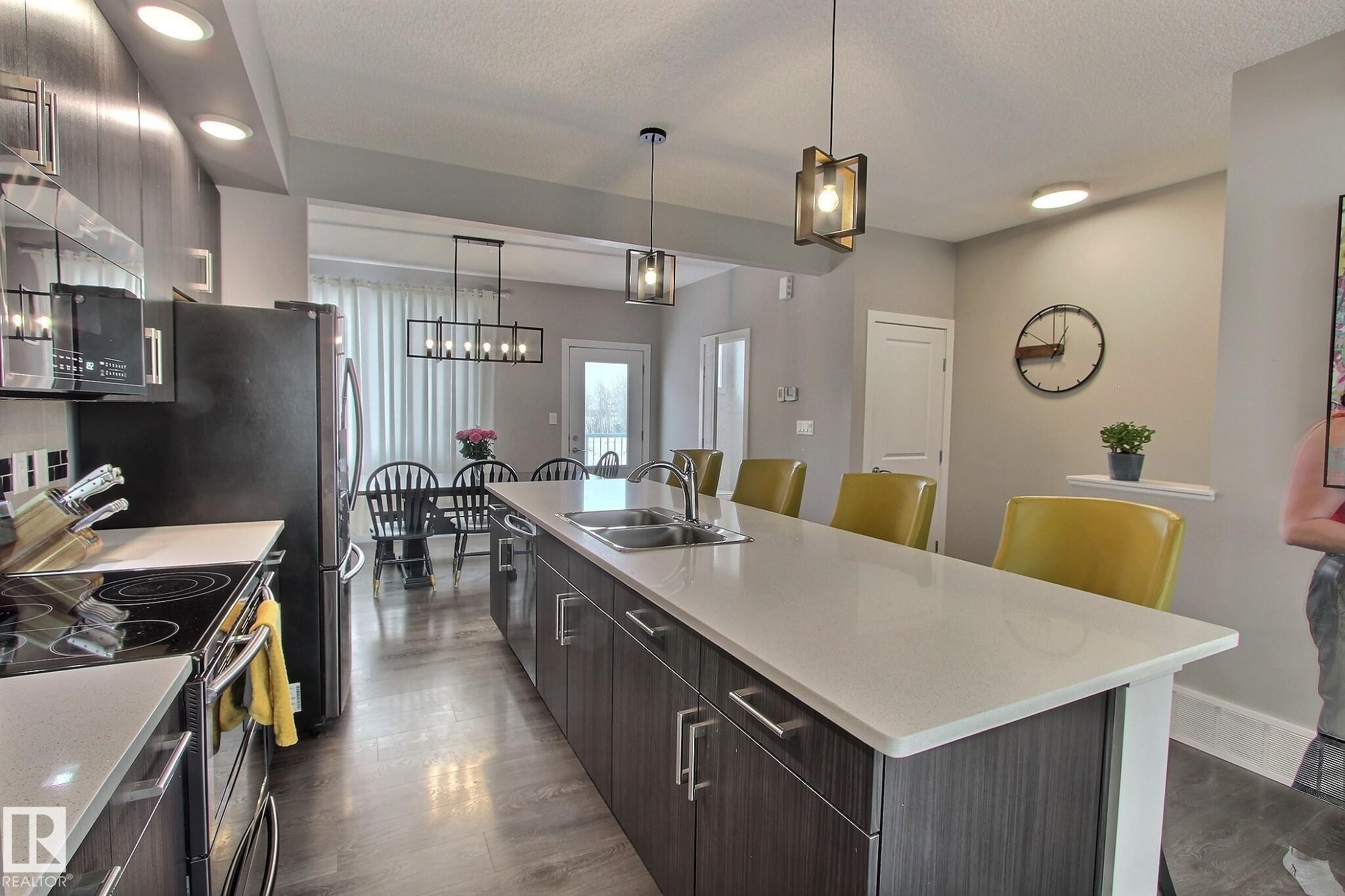 73 13139 205 Street, Edmonton, AB - Indoor Photo Showing Kitchen With Upgraded Kitchen