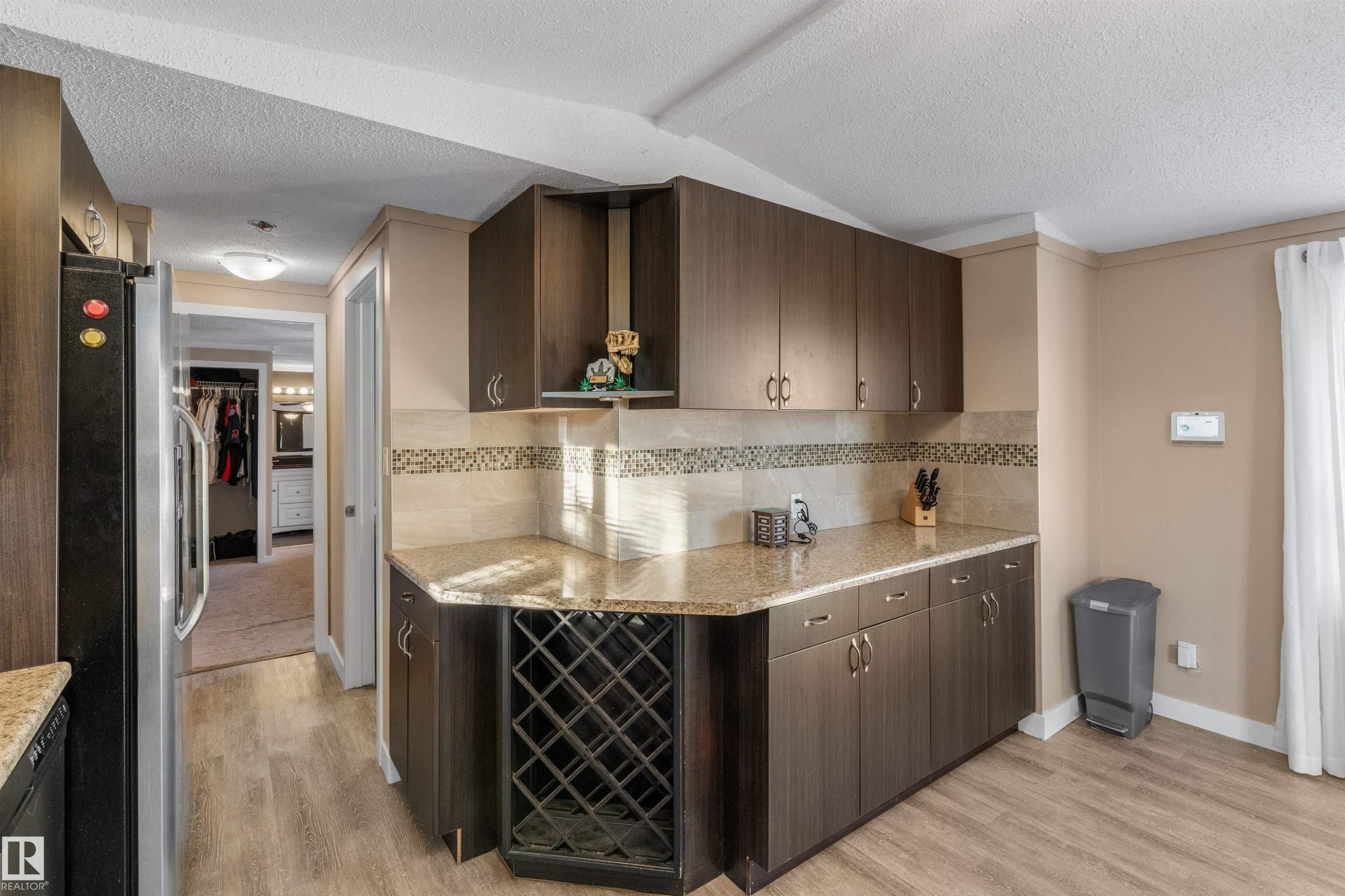 482 53222 Rge Rd 272, Rural Parkland County, AB - Indoor Photo Showing Kitchen