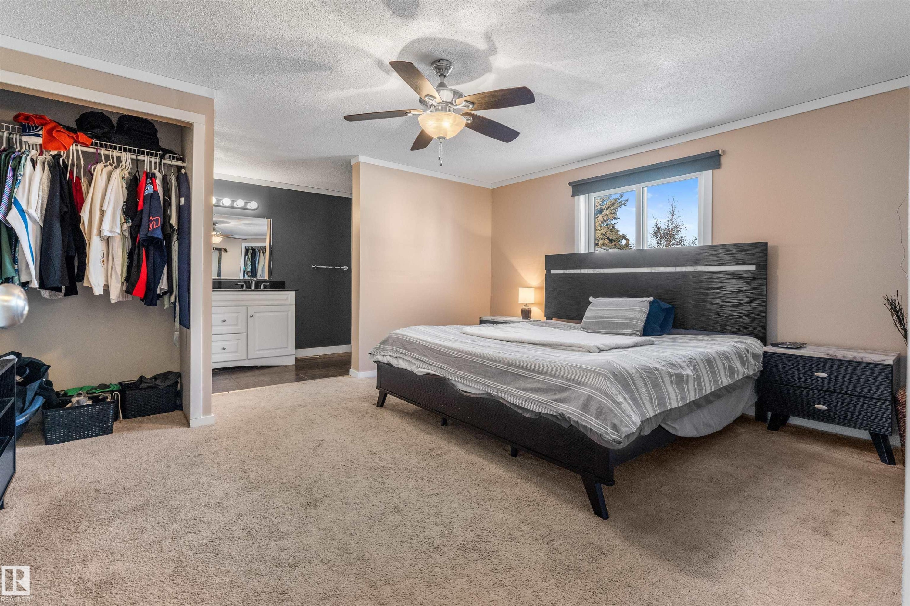 482 53222 Rge Rd 272, Rural Parkland County, AB - Indoor Photo Showing Bedroom