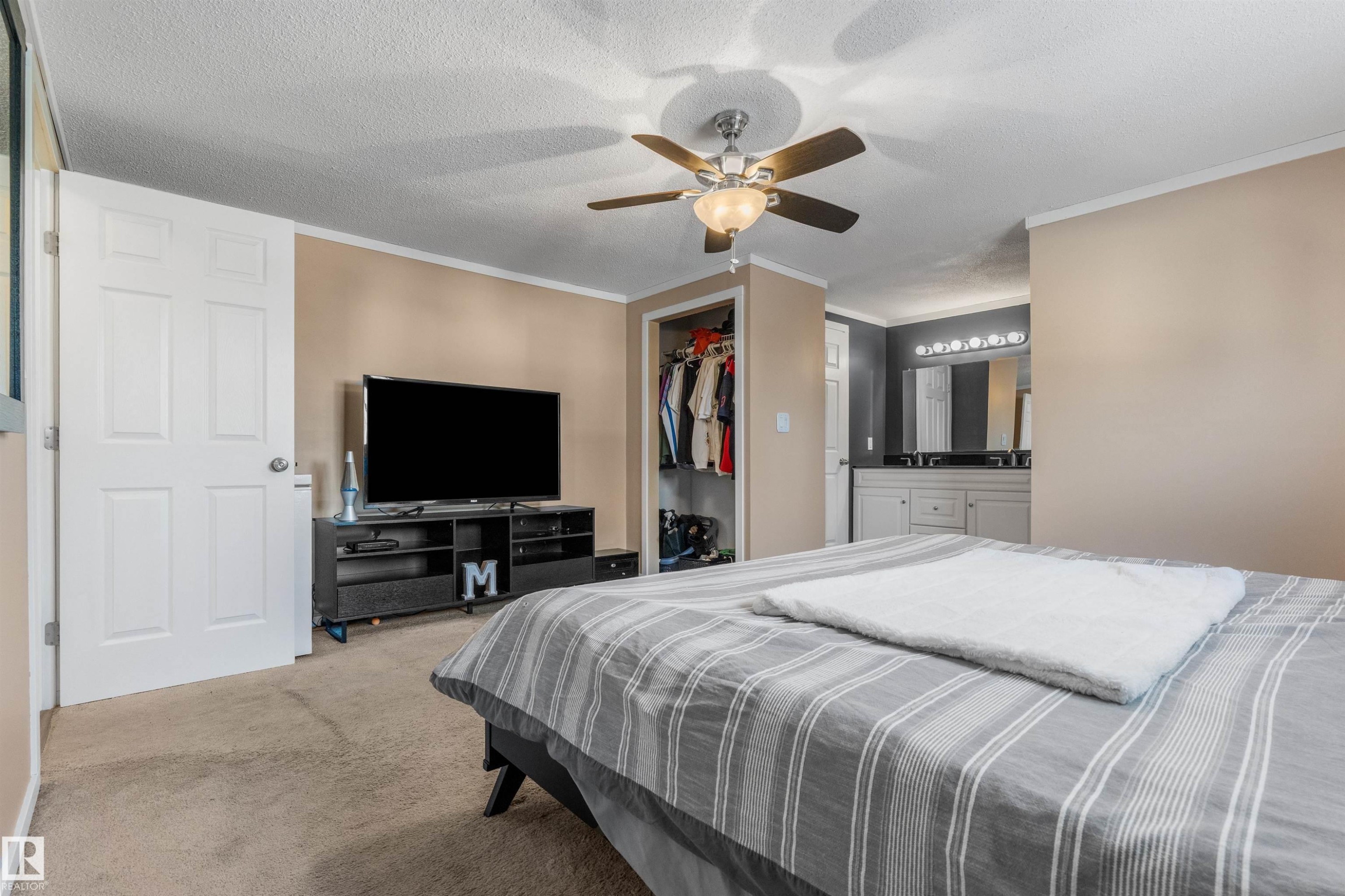 482 53222 Rge Rd 272, Rural Parkland County, AB - Indoor Photo Showing Bedroom