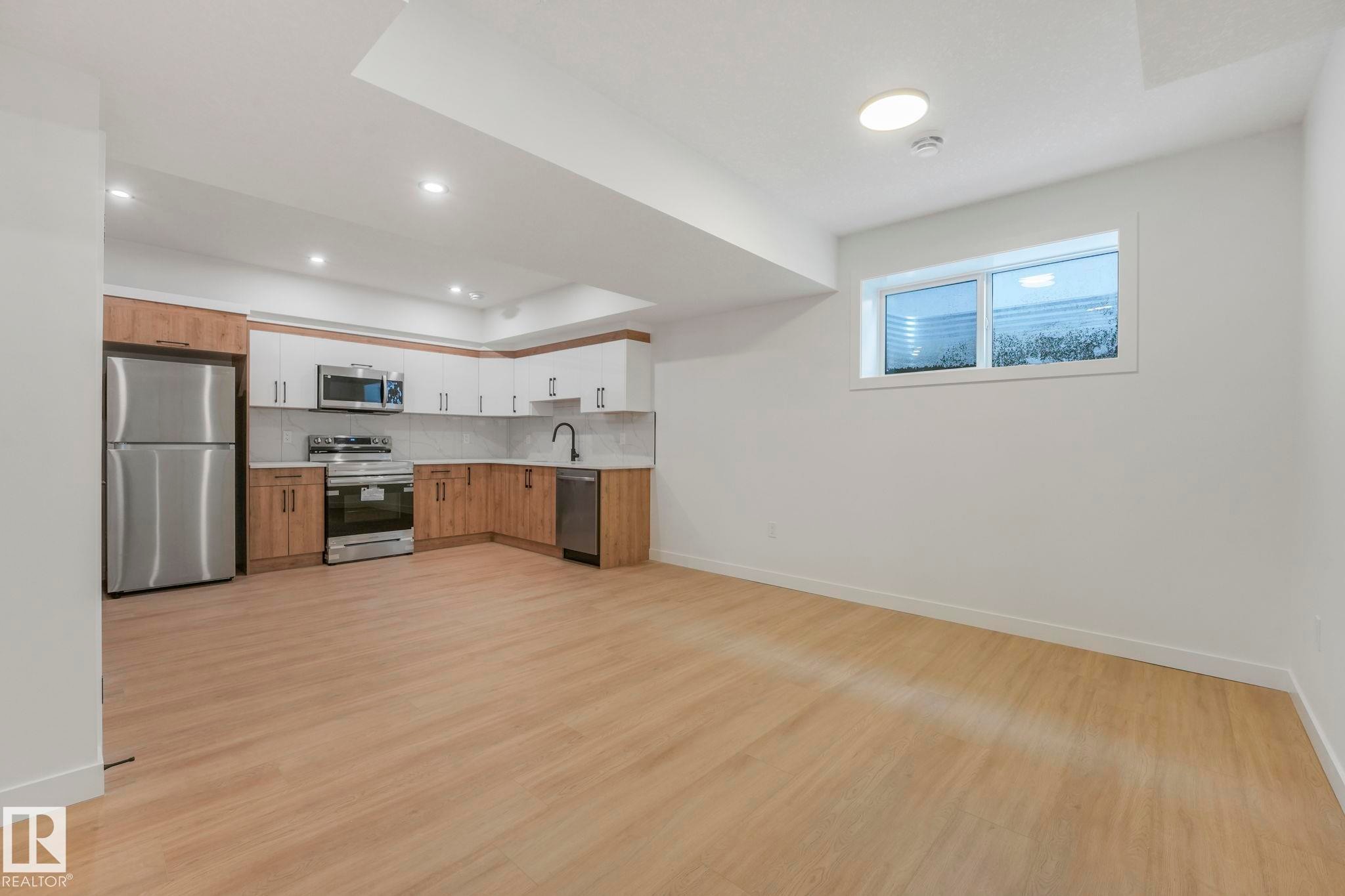 12206 63 Street, Edmonton, AB - Indoor Photo Showing Kitchen
