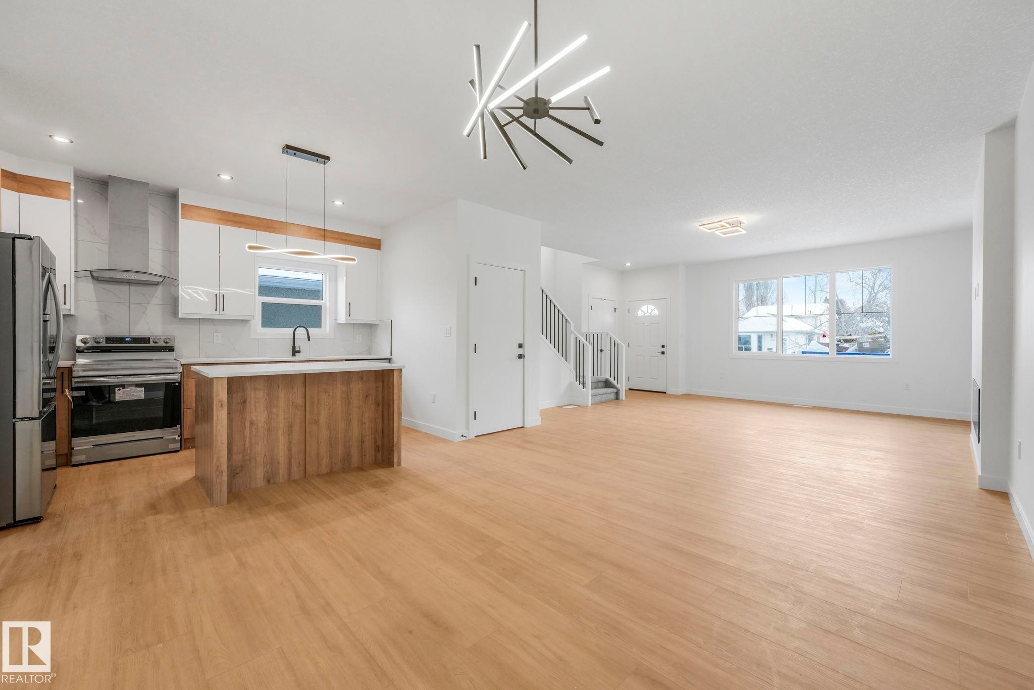 12206 63 Street, Edmonton, AB - Indoor Photo Showing Kitchen With Stainless Steel Kitchen