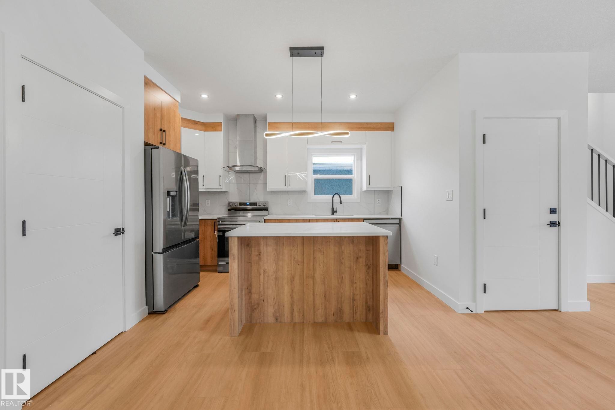 12206 63 Street, Edmonton, AB - Indoor Photo Showing Kitchen