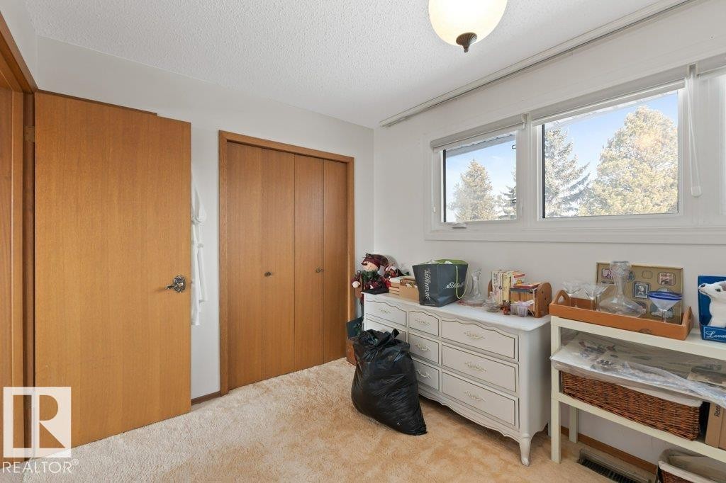 10511 74 Street, Edmonton, AB - Indoor Photo Showing Other Room