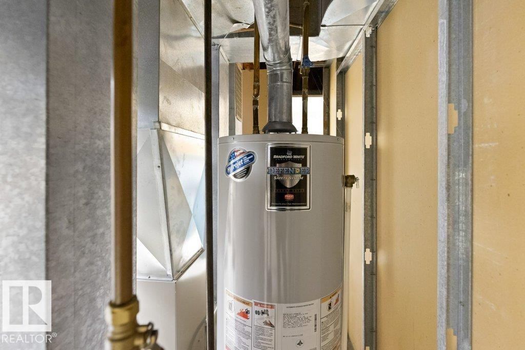 10511 74 Street, Edmonton, AB - Indoor Photo Showing Other Room