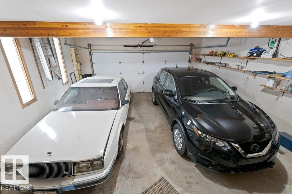 10511 74 Street, Edmonton, AB - Indoor Photo Showing Garage