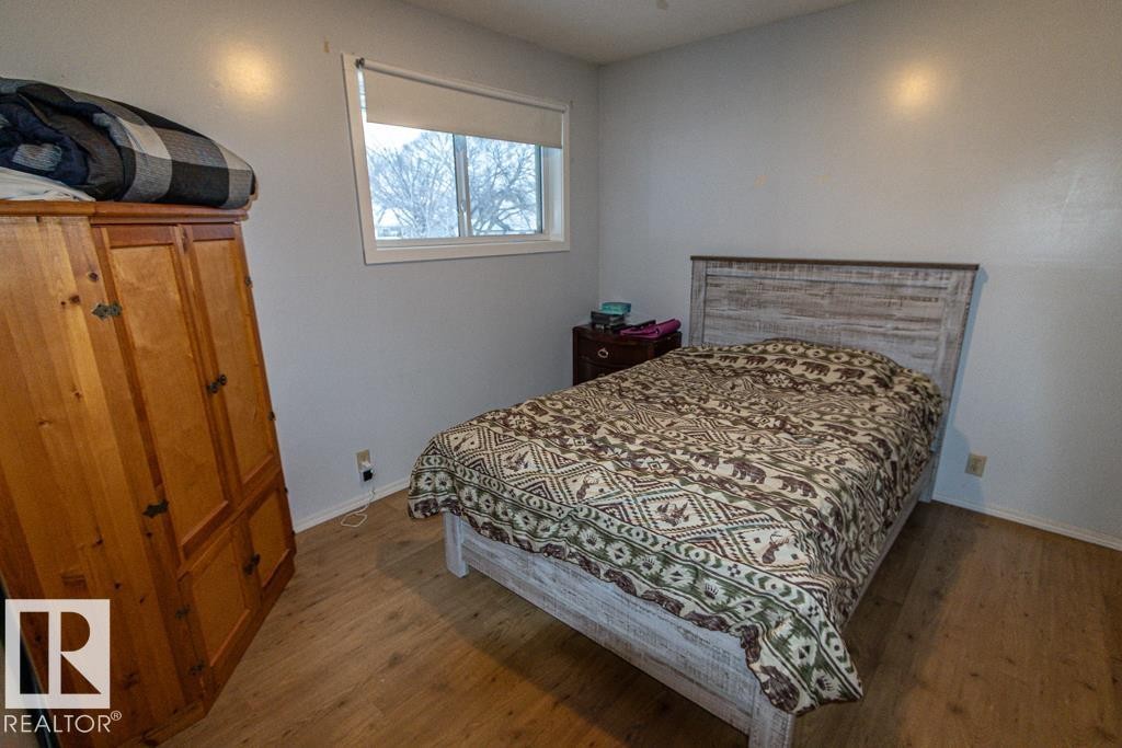 5006 51 St, Myrnam, AB - Indoor Photo Showing Bedroom