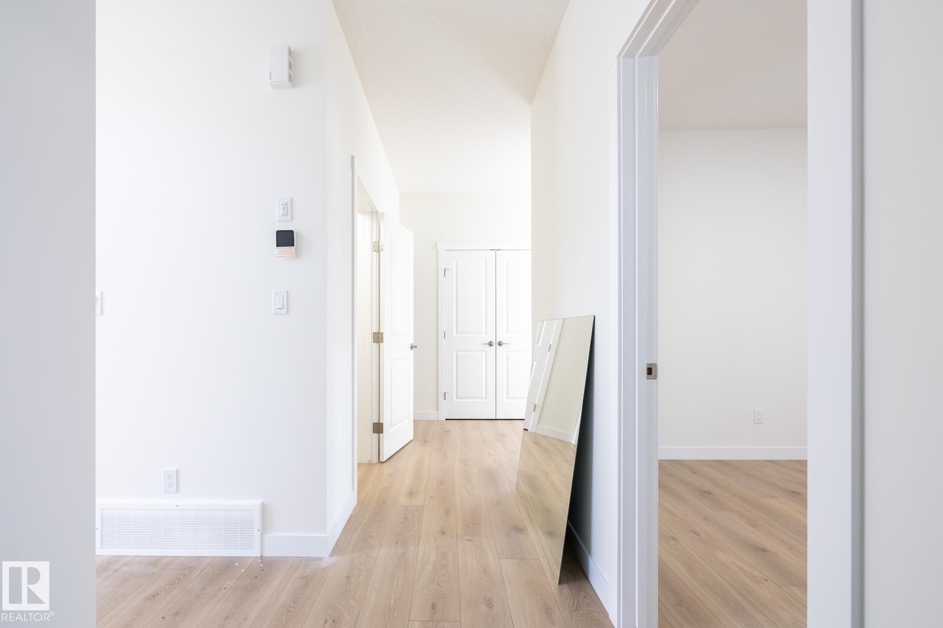 5069 Cawsey Link, Edmonton, AB - Indoor Photo Showing Other Room