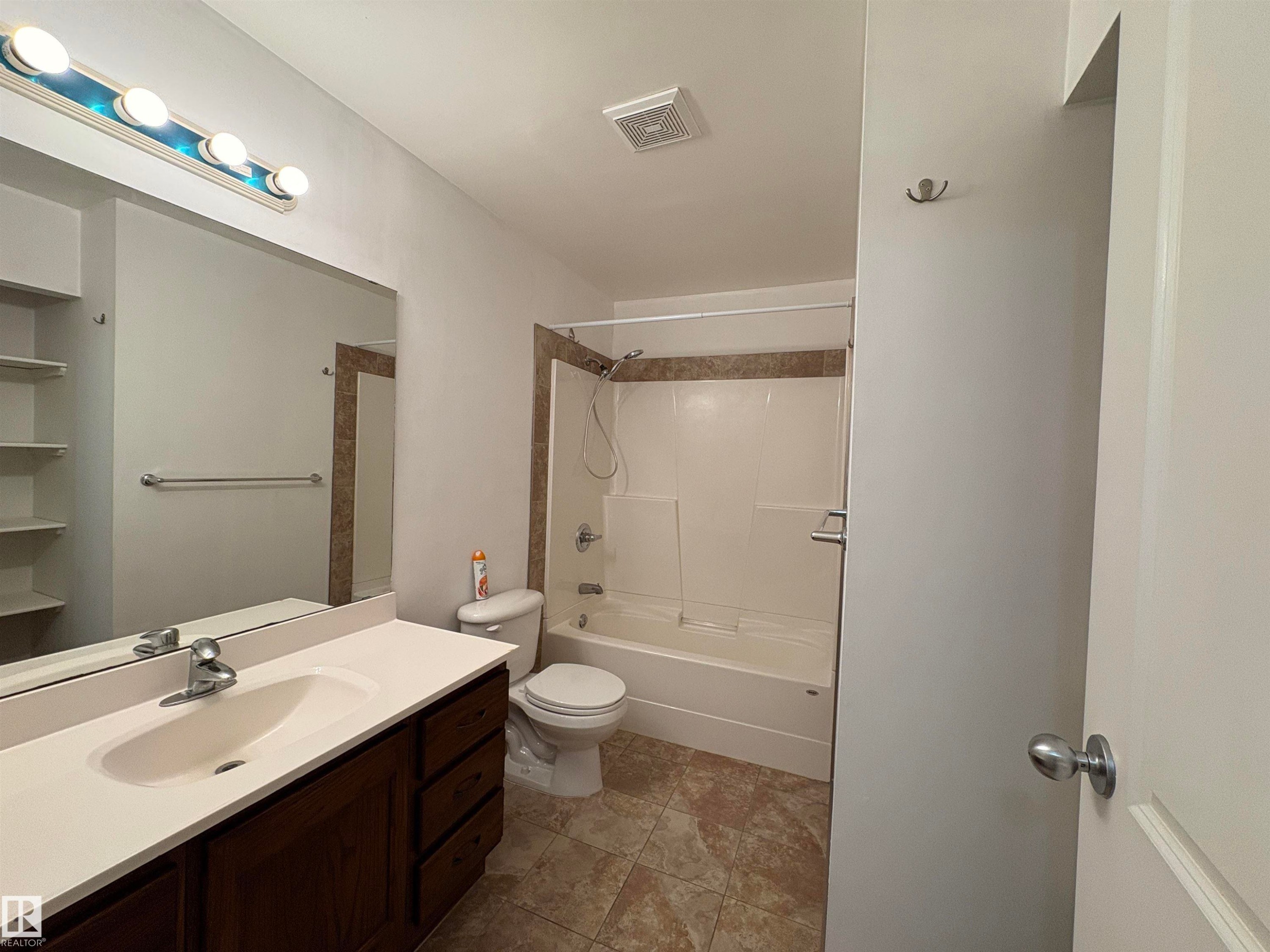 13279 47 Street, Edmonton, AB - Indoor Photo Showing Bathroom