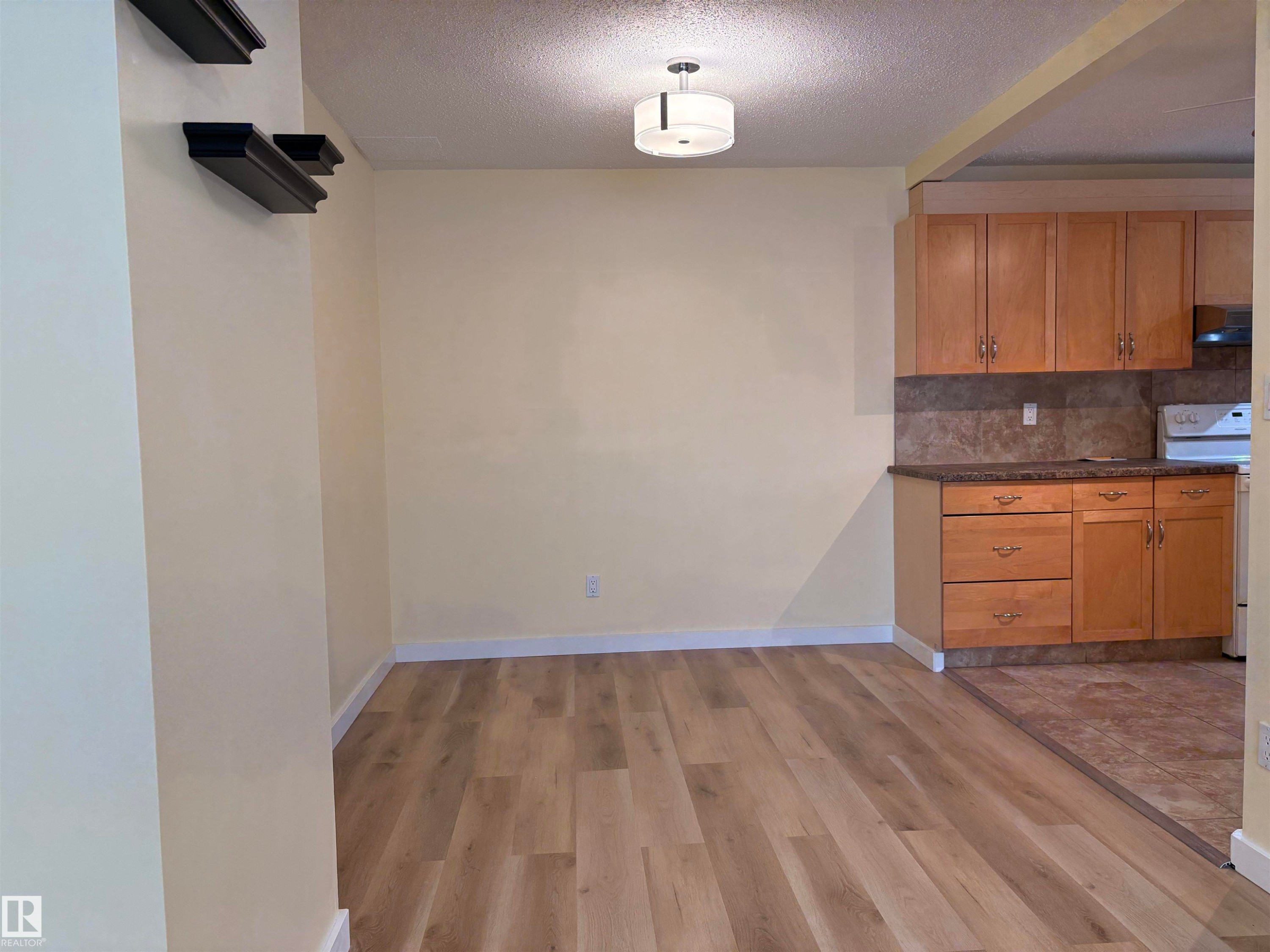 13279 47 Street, Edmonton, AB - Indoor Photo Showing Other Room