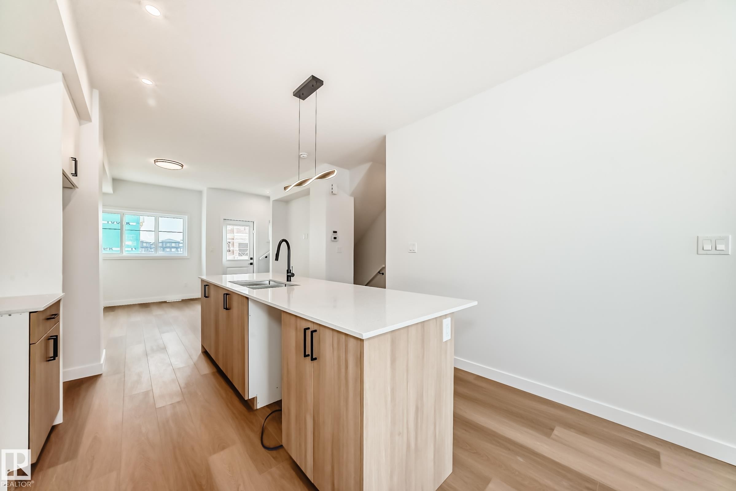 44 18120 28 Avenue, Edmonton, AB - Indoor Photo Showing Kitchen