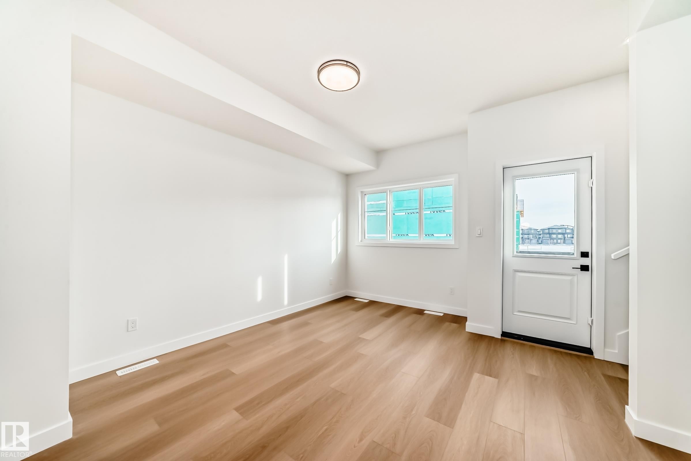 44 18120 28 Avenue, Edmonton, AB - Indoor Photo Showing Other Room