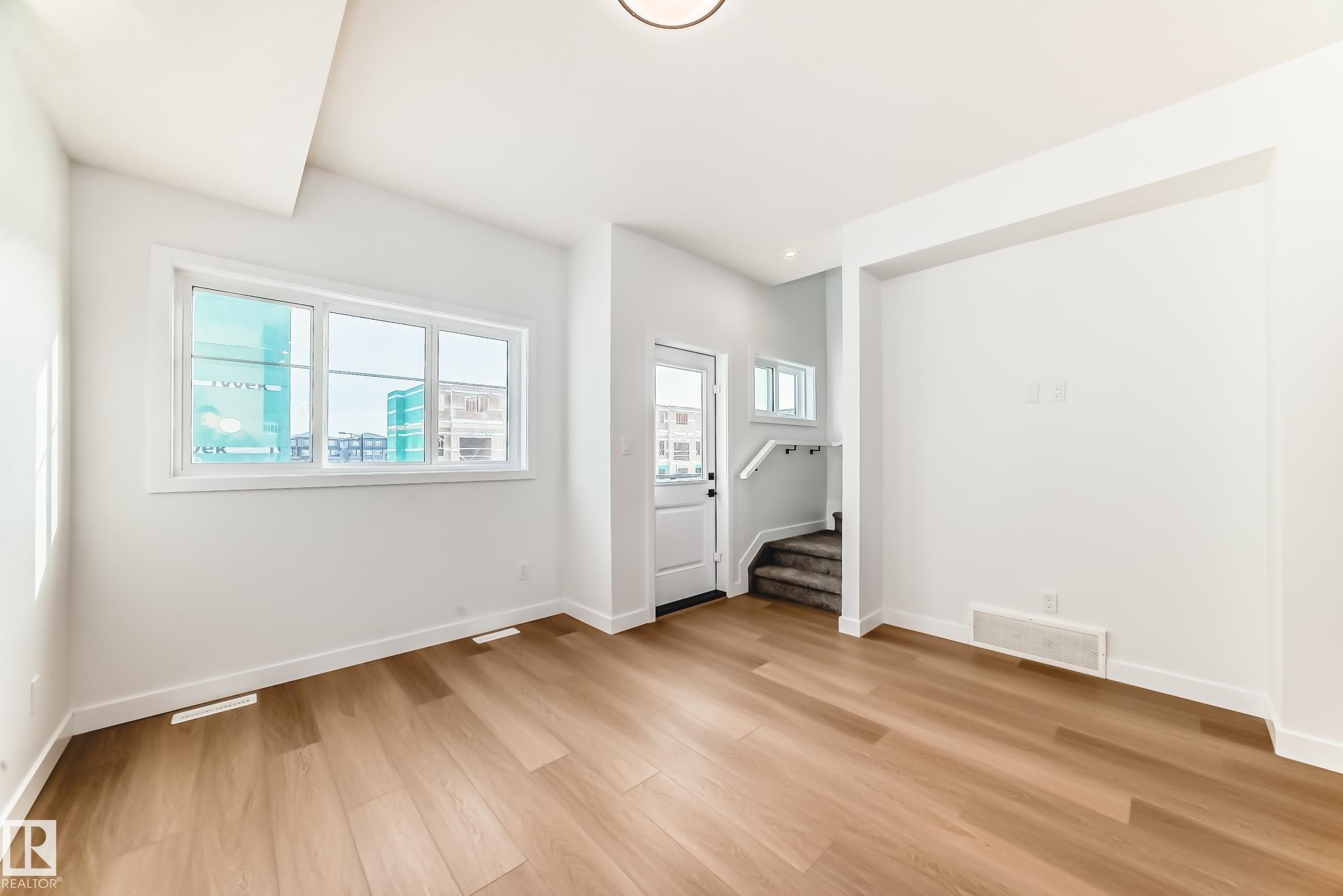 44 18120 28 Avenue, Edmonton, AB - Indoor Photo Showing Other Room