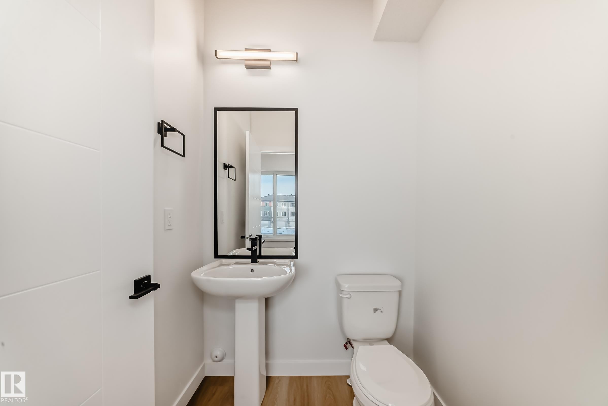 44 18120 28 Avenue, Edmonton, AB - Indoor Photo Showing Bathroom