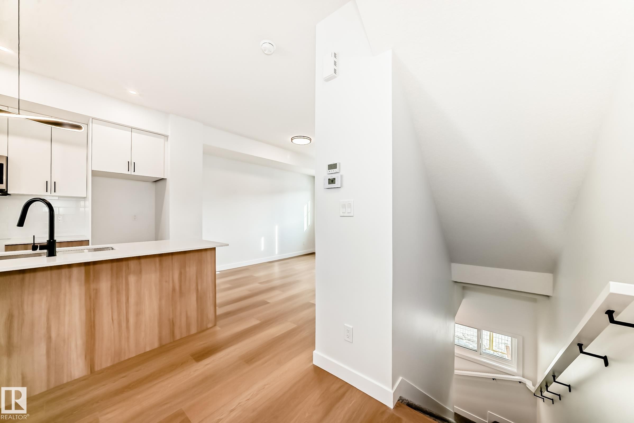 44 18120 28 Avenue, Edmonton, AB - Indoor