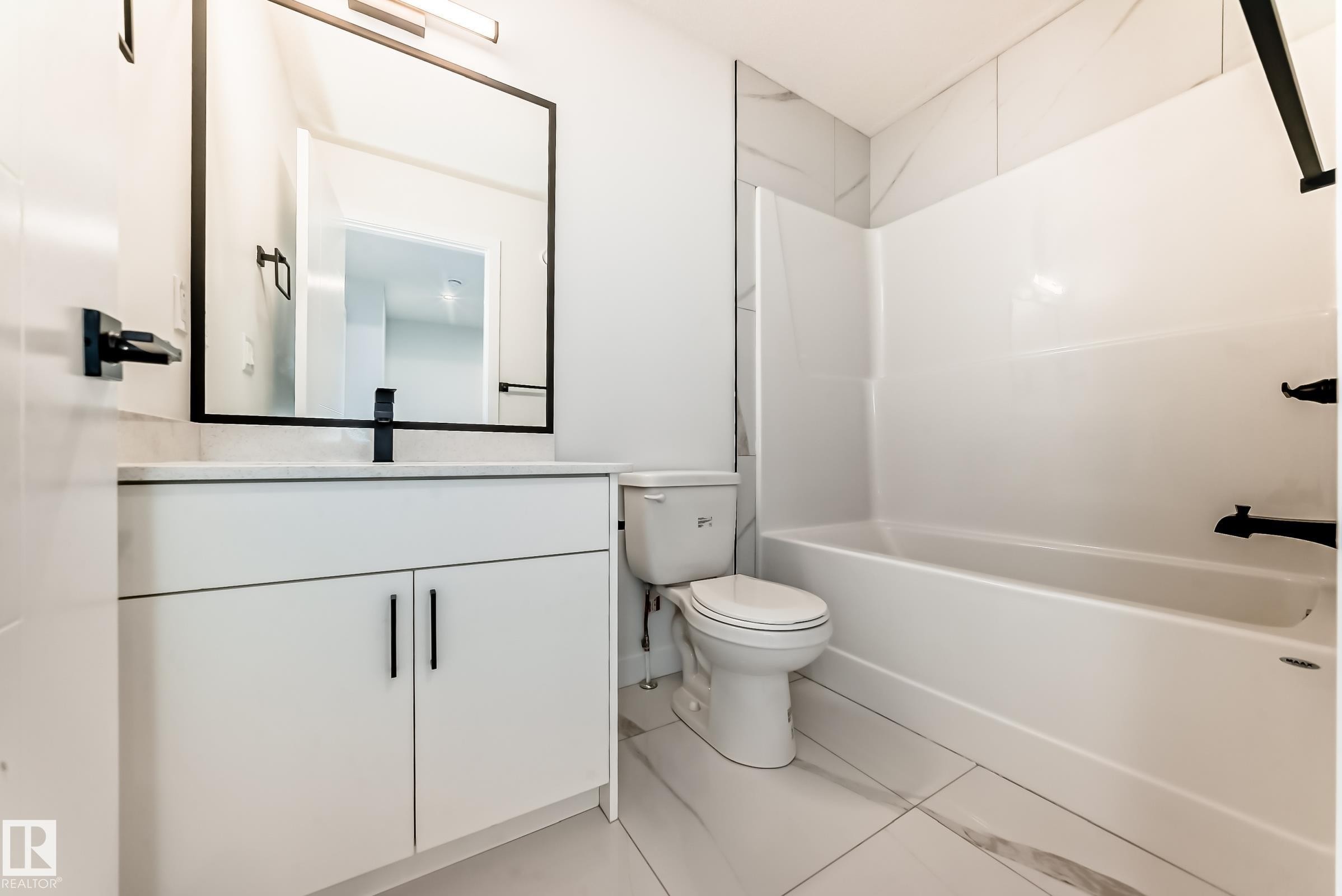 44 18120 28 Avenue, Edmonton, AB - Indoor Photo Showing Bathroom