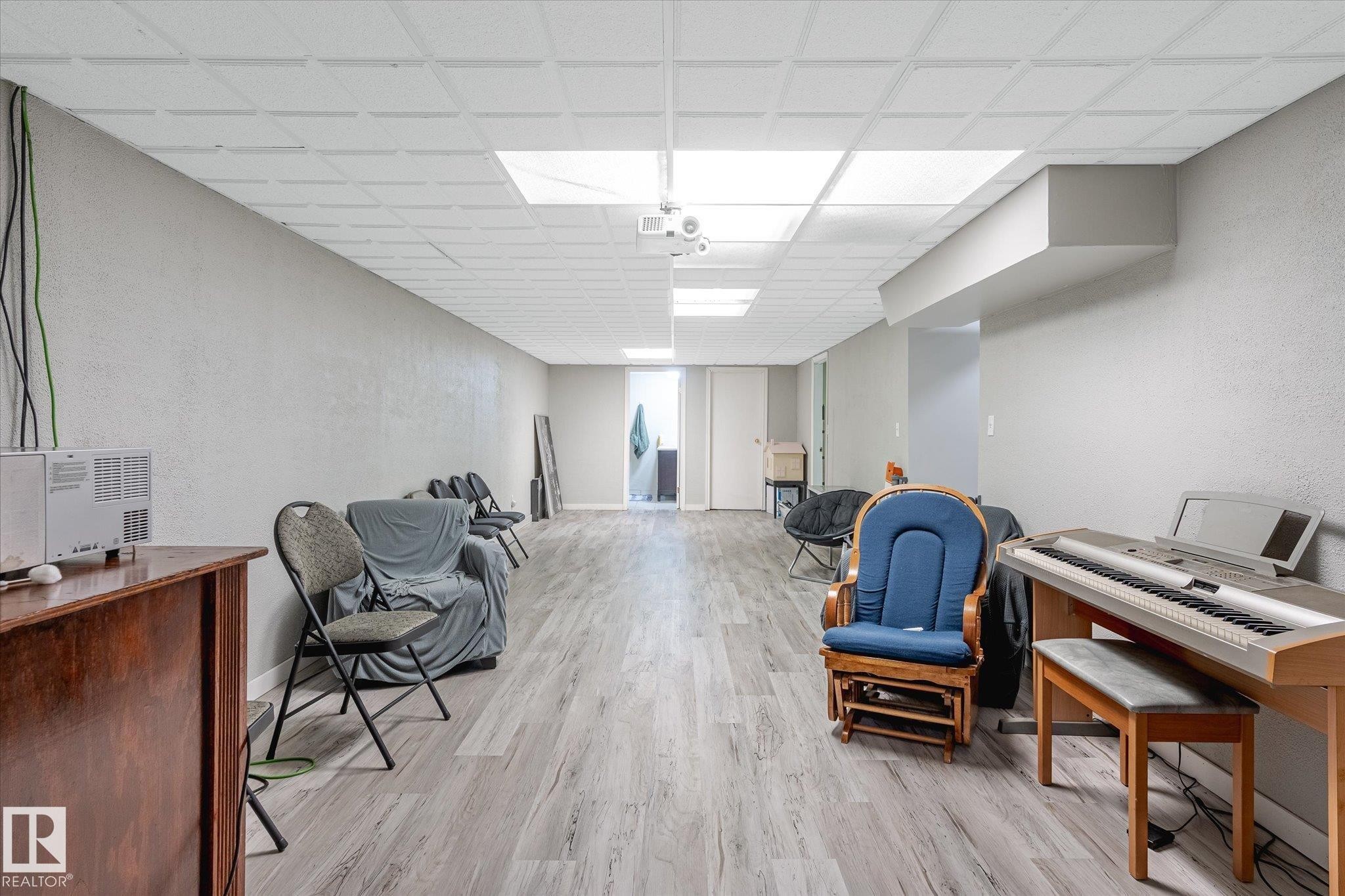 7020 157 Avenue, Edmonton, AB - Indoor