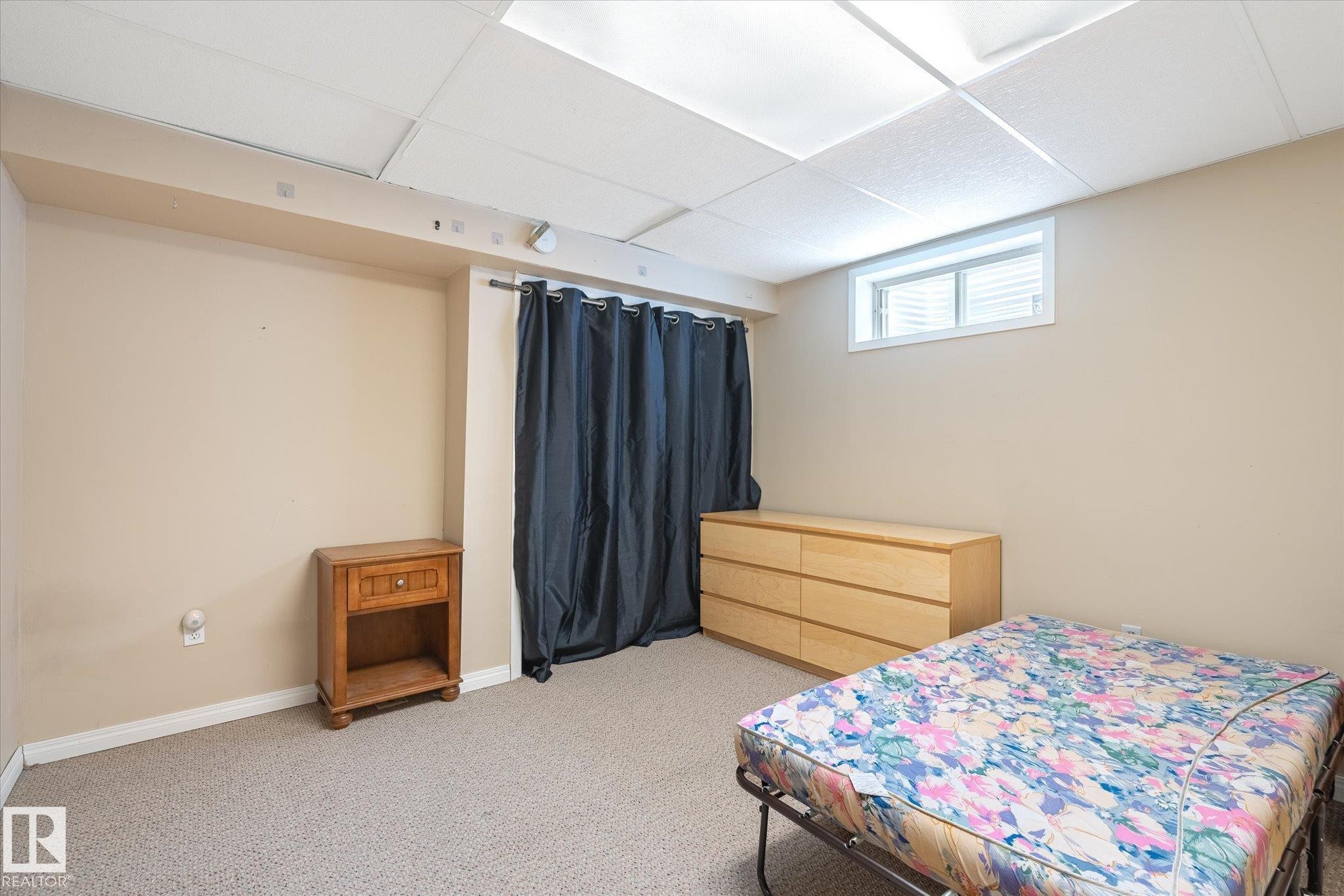 7020 157 Avenue, Edmonton, AB - Indoor Photo Showing Bedroom