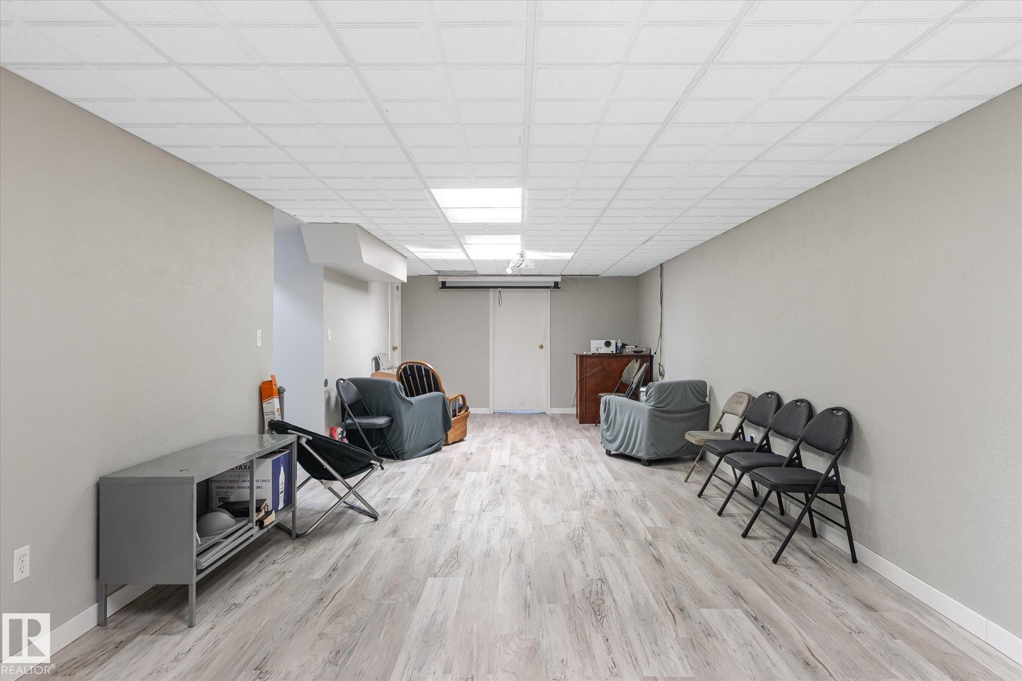 View of living area - 7020 157 Avenue, Edmonton, AB - Indoor Photo Showing Other Room