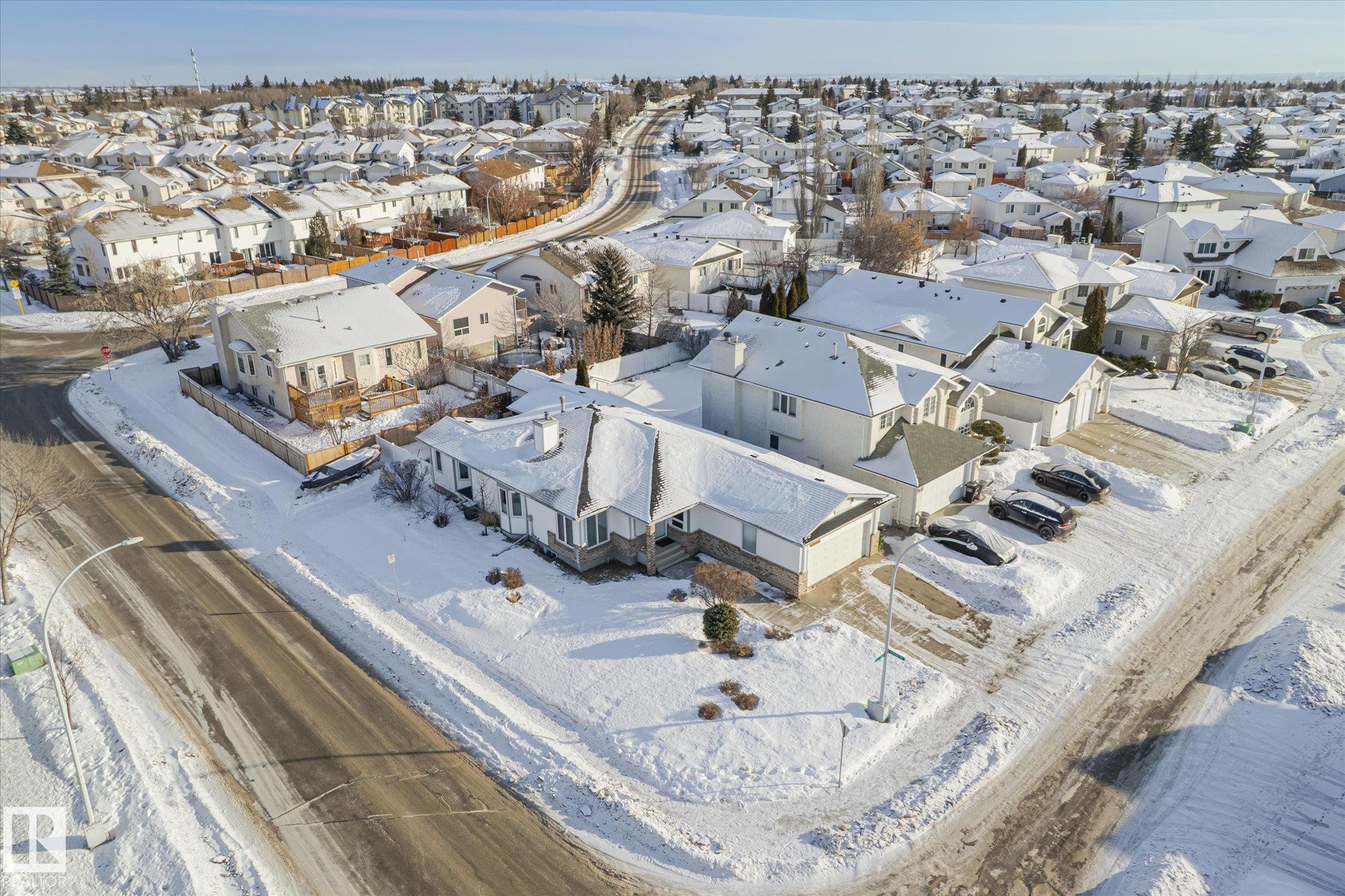 7020 157 Avenue, Edmonton, AB - Outdoor With View