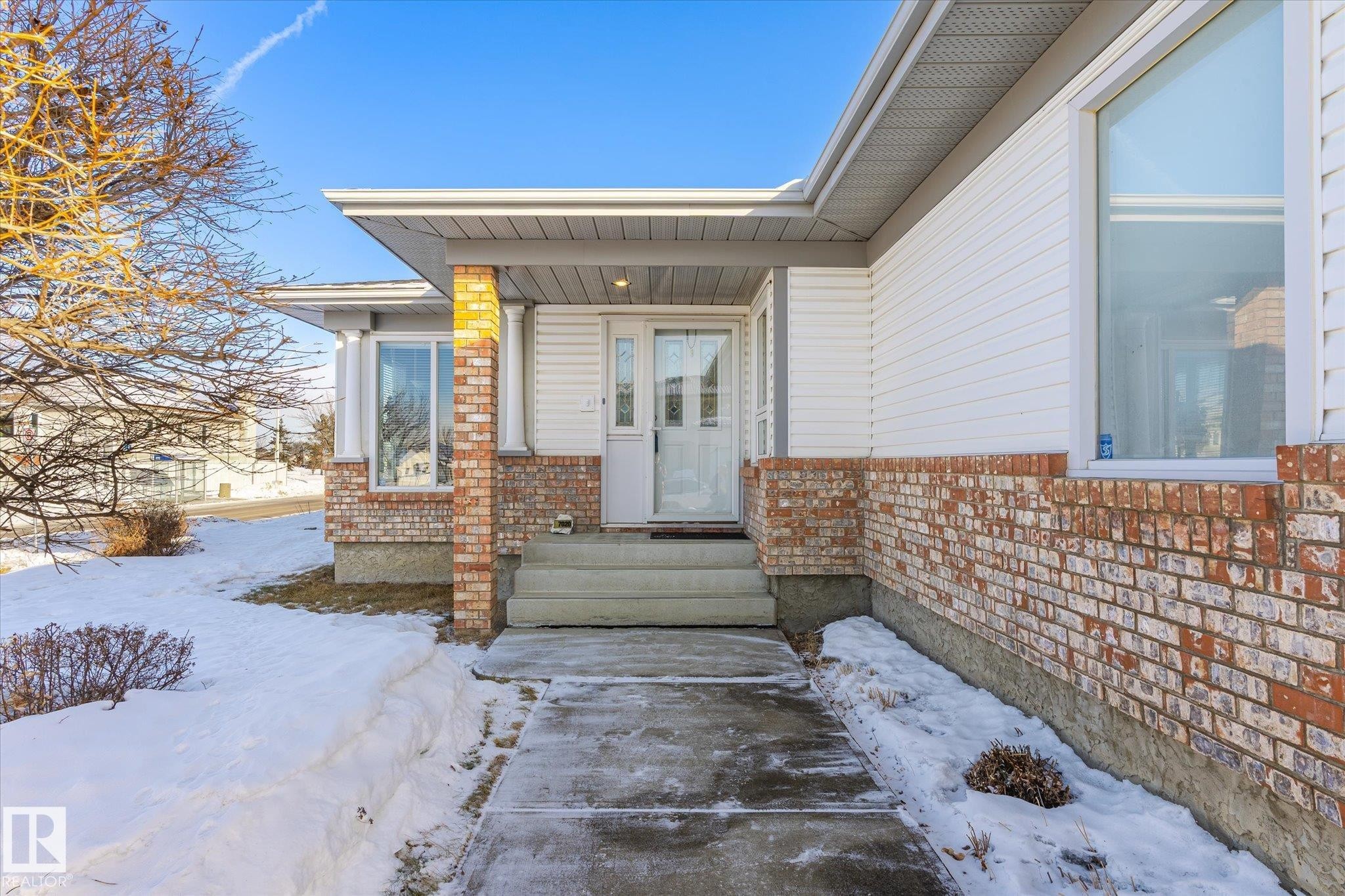 7020 157 Avenue, Edmonton, AB - Outdoor