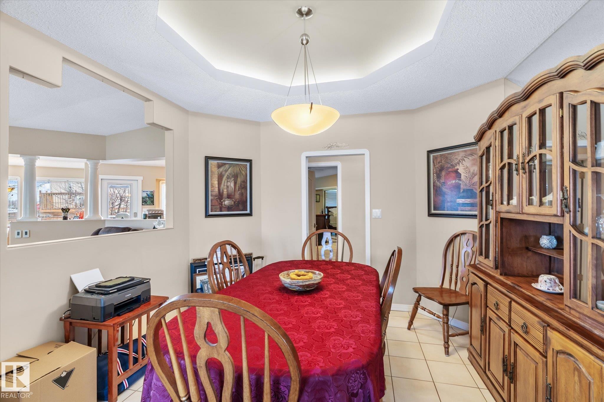 7020 157 Avenue, Edmonton, AB - Indoor Photo Showing Dining Room