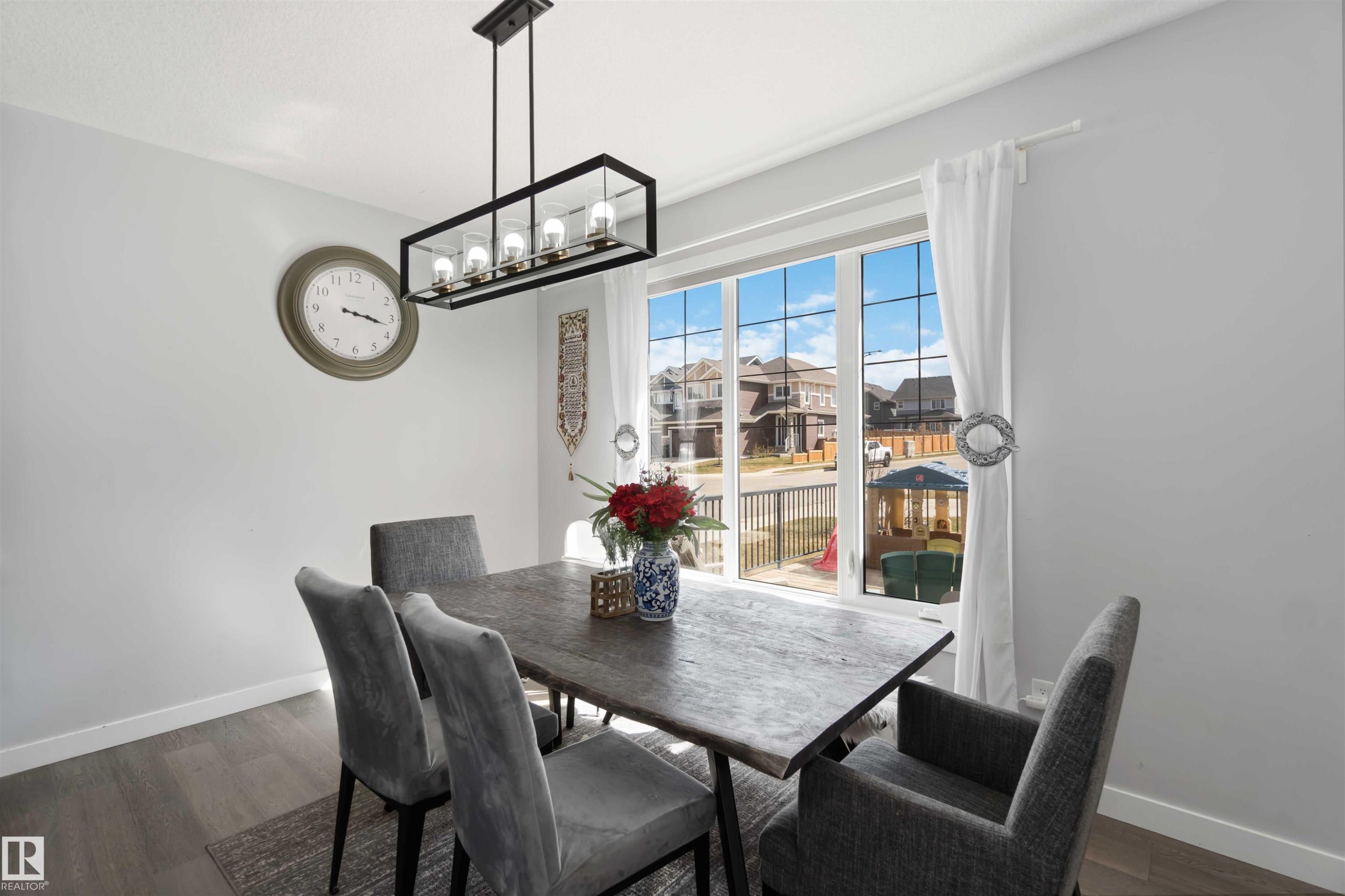 5732 Keeping Crescent, Edmonton, AB - Indoor Photo Showing Dining Room