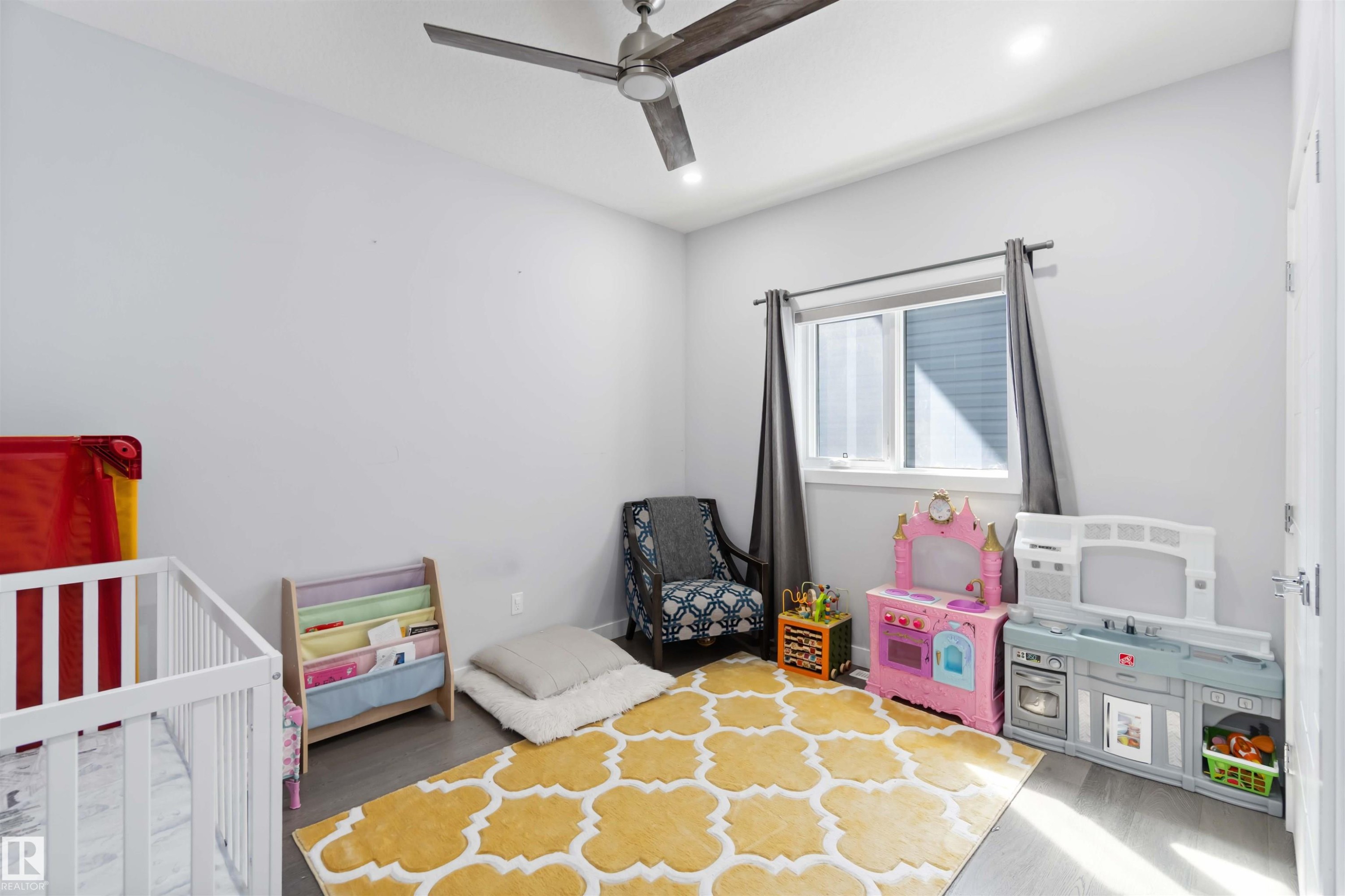 5732 Keeping Crescent, Edmonton, AB - Indoor Photo Showing Bedroom