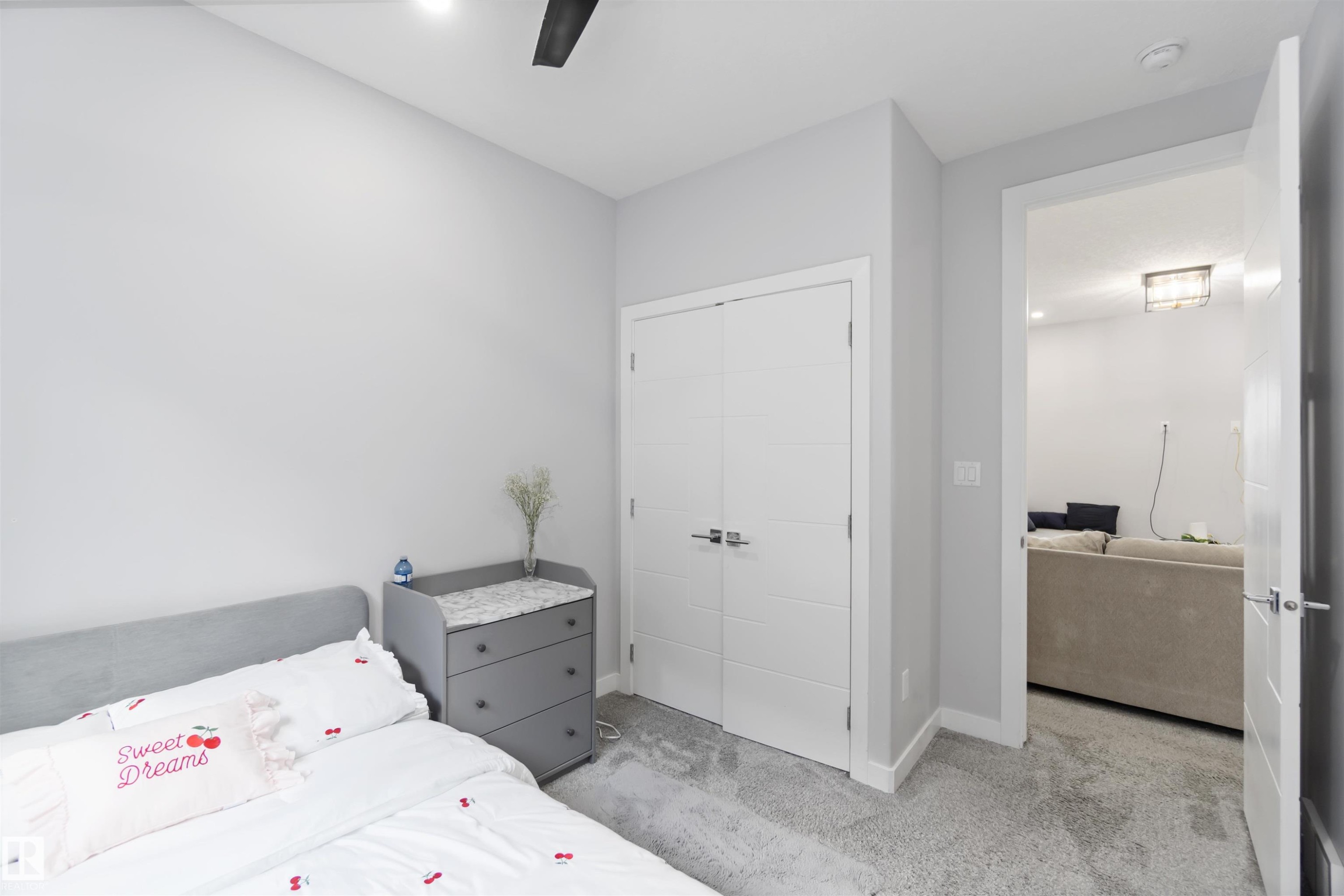5732 Keeping Crescent, Edmonton, AB - Indoor Photo Showing Bedroom