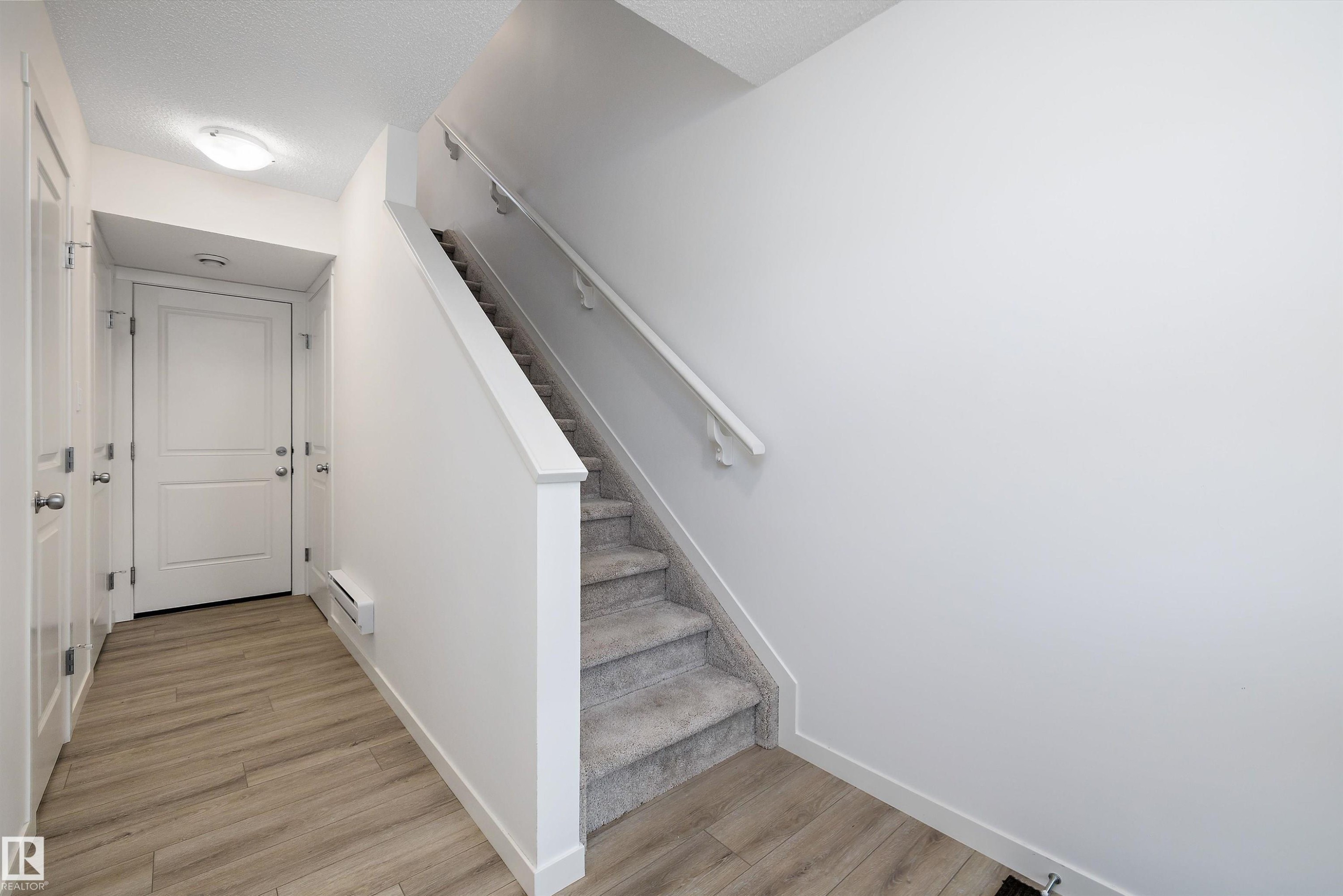 616 Kinglet Boulevard, Edmonton, AB - Indoor Photo Showing Other Room