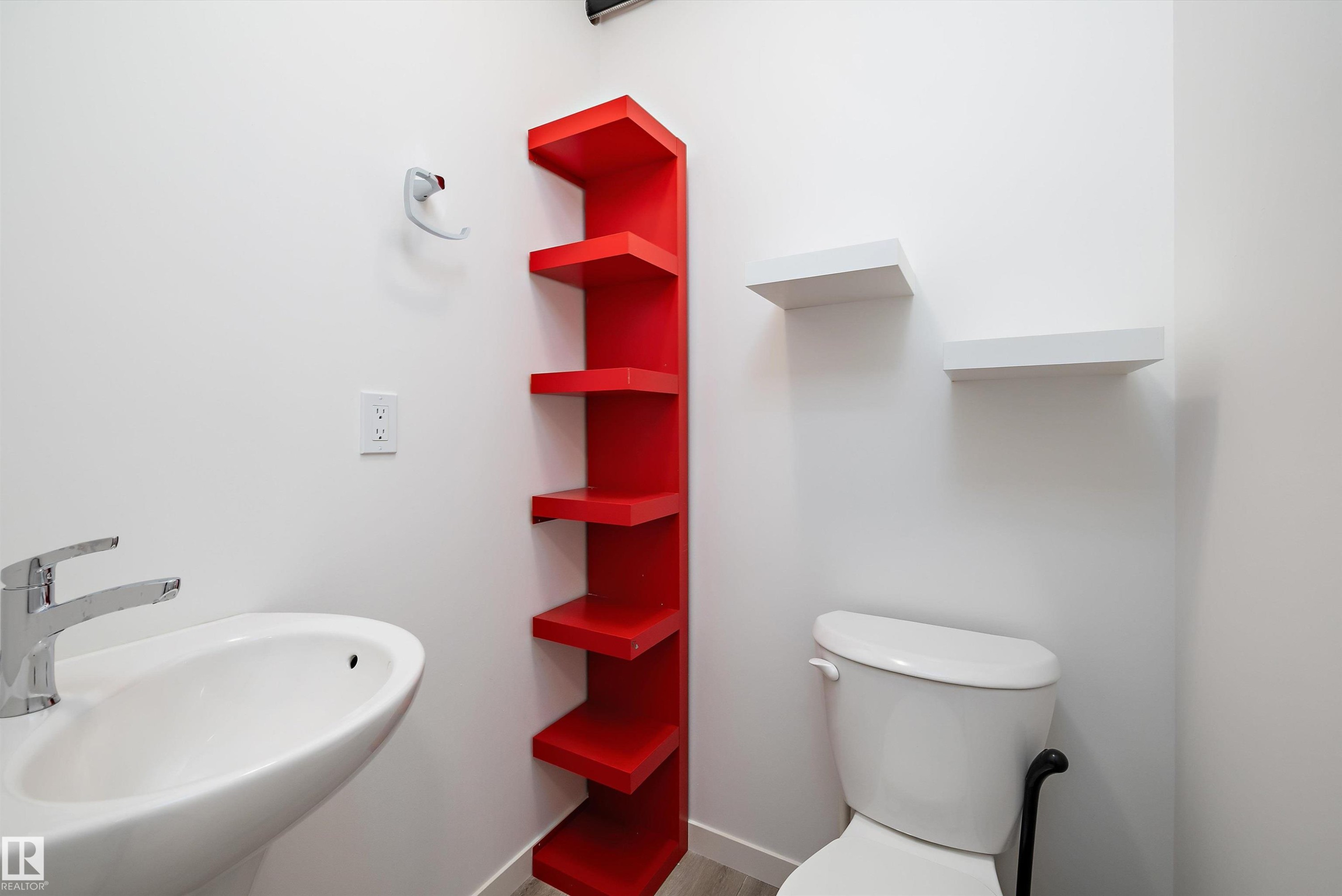 616 Kinglet Boulevard, Edmonton, AB - Indoor Photo Showing Bathroom